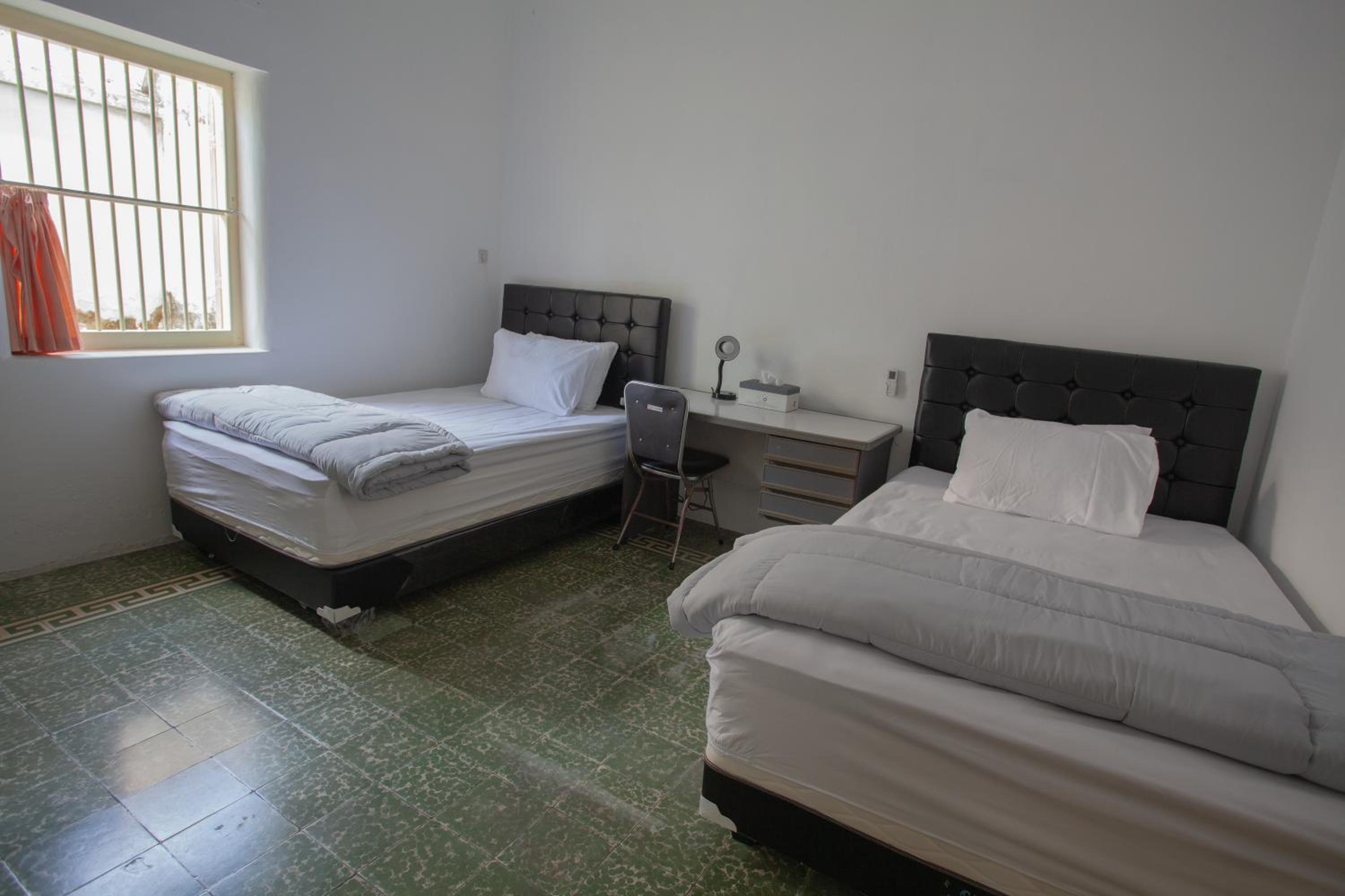 One-Bedroom House - Photo 10