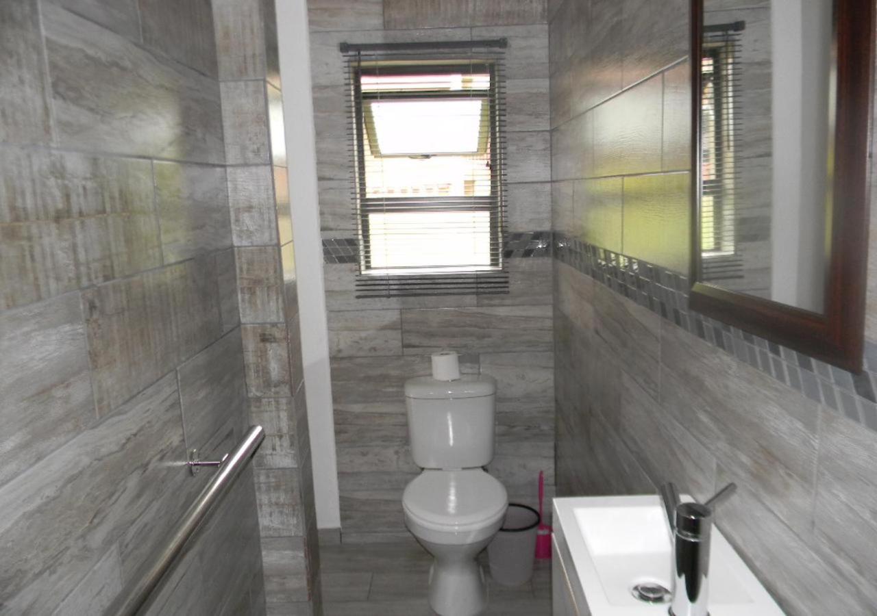 Two-Bedroom Chalet - Photo 7