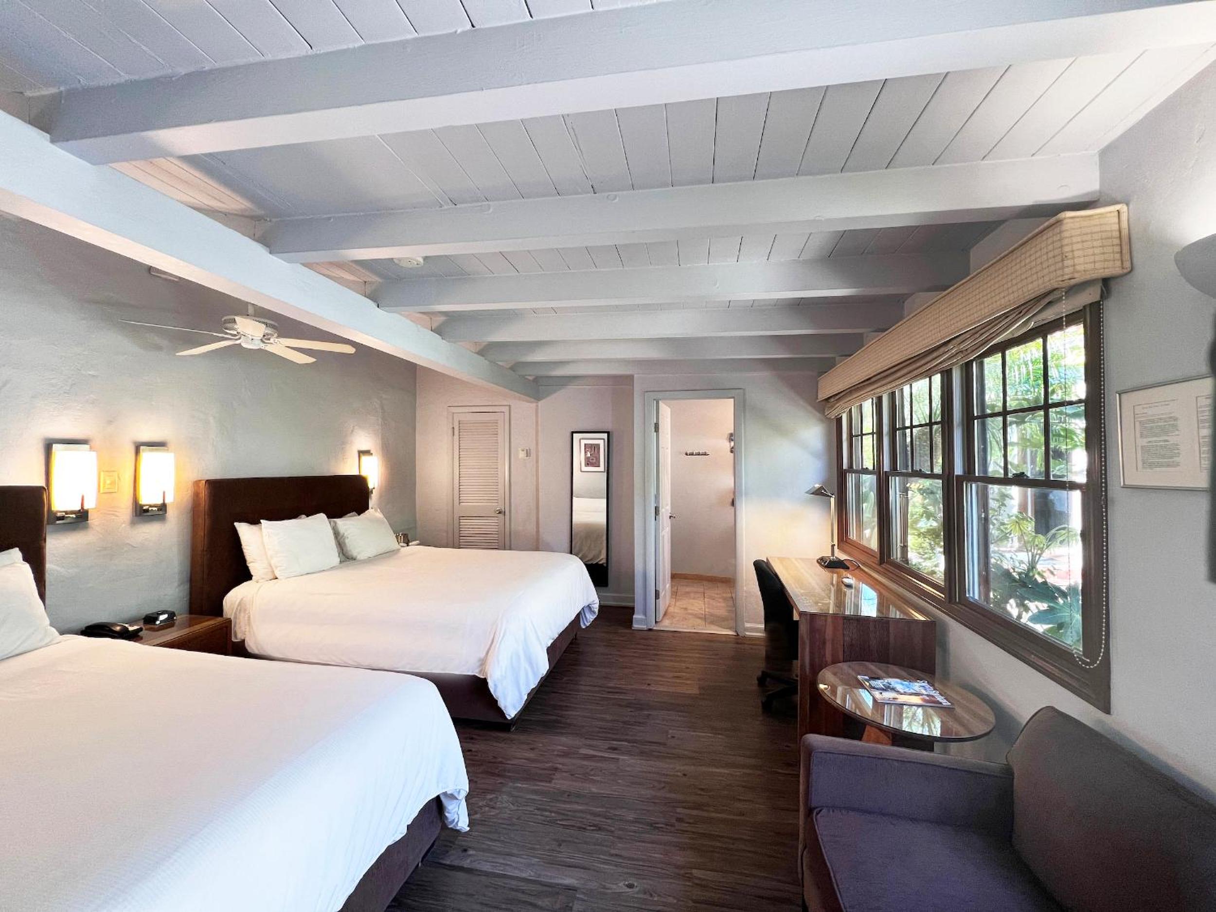 Quadruple Room with Private Bathroom