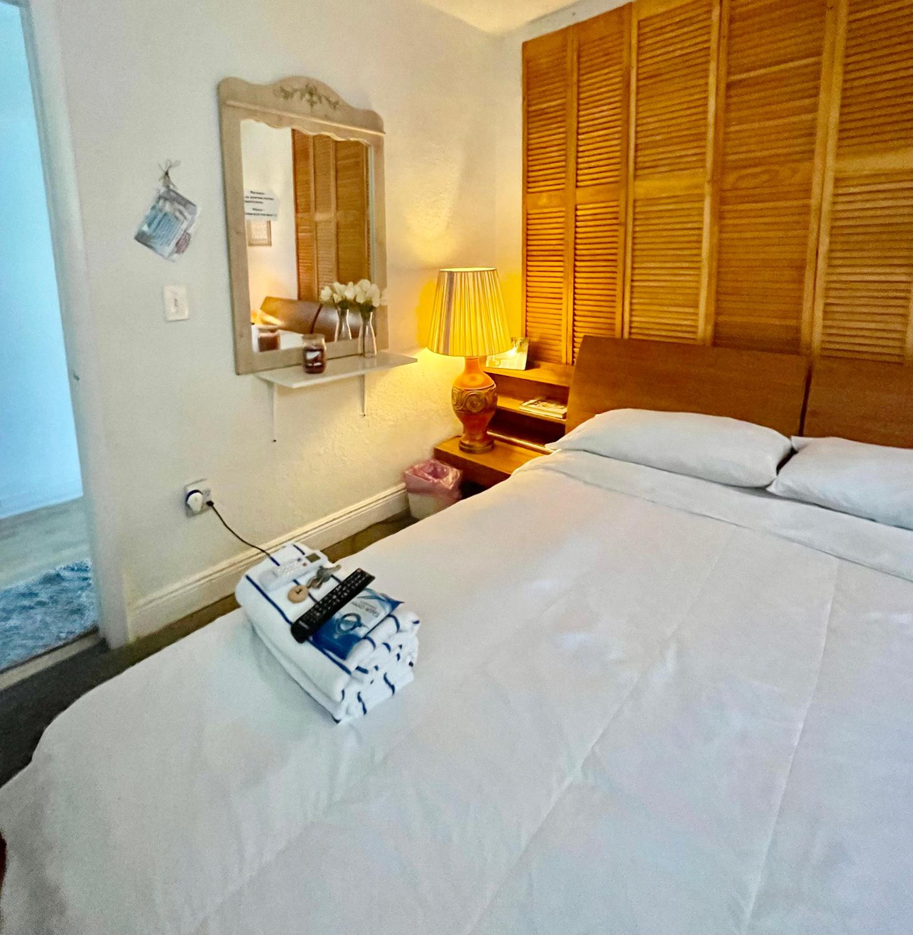 Standard Double Room with Shared Bathroom photo 3