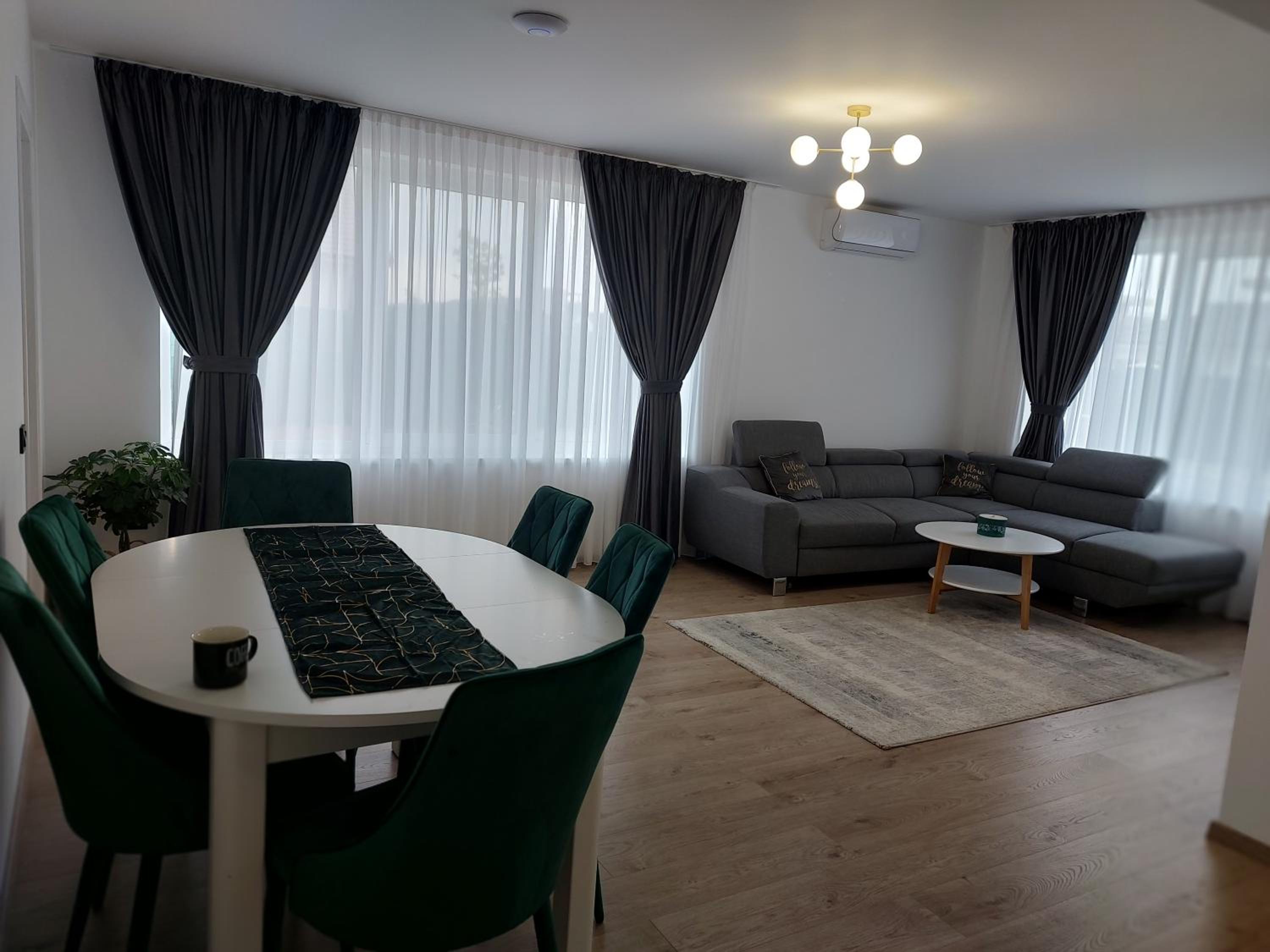 Three-Bedroom Apartment - Photo 32