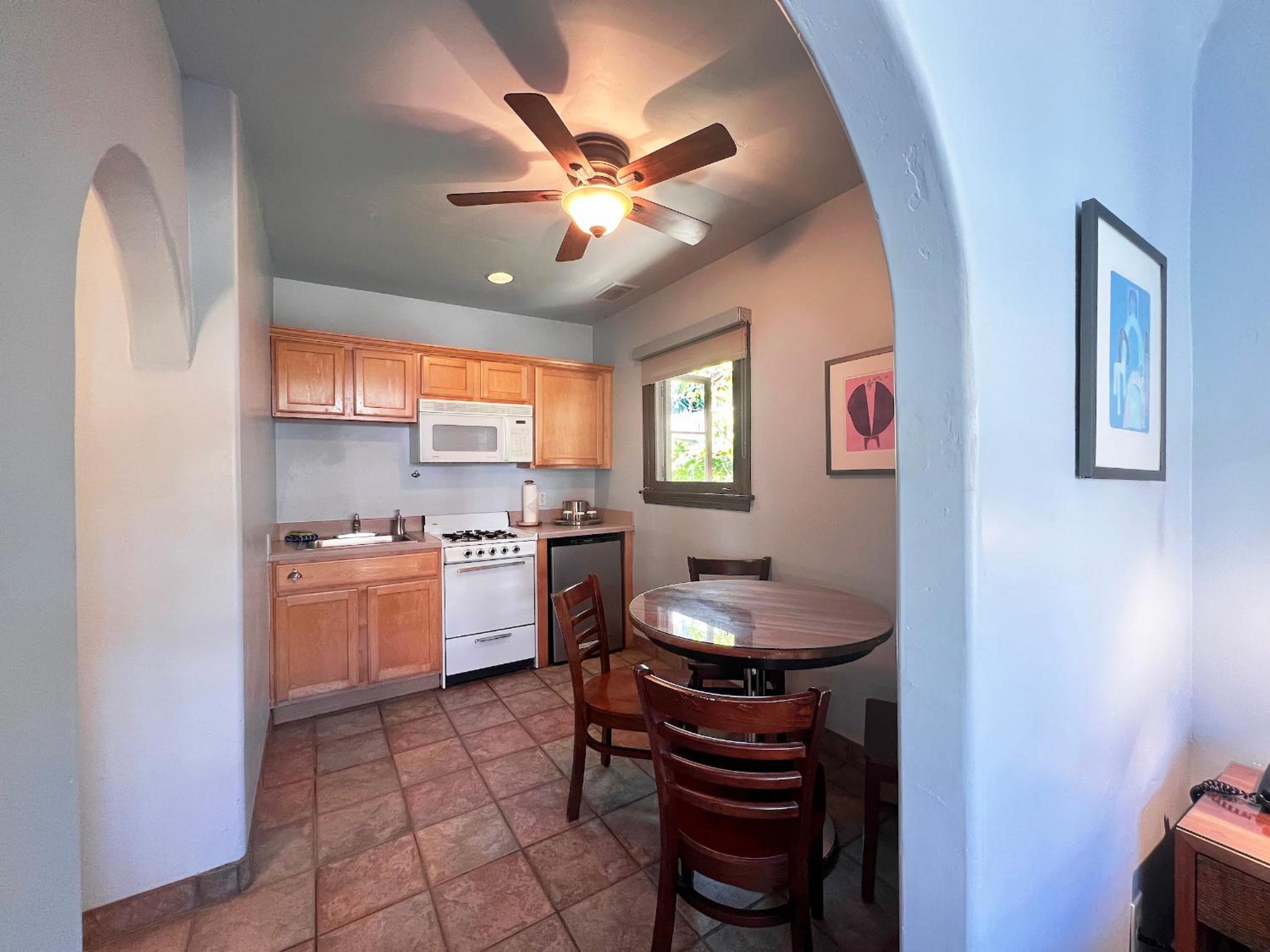 One-Bedroom Suite - Photo 2
