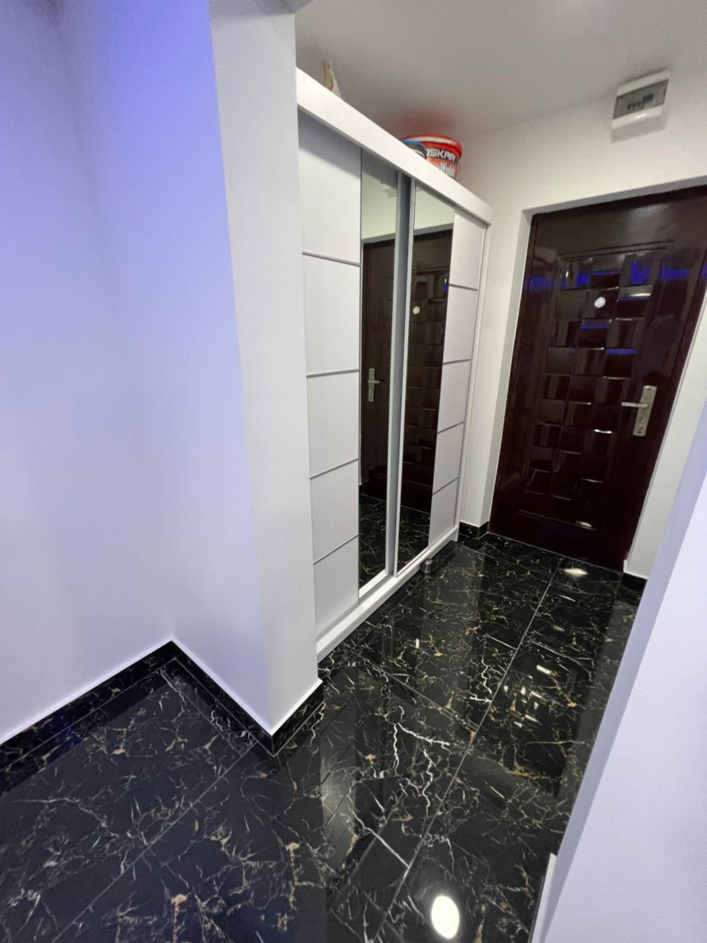 One-Bedroom Apartment - Photo 4