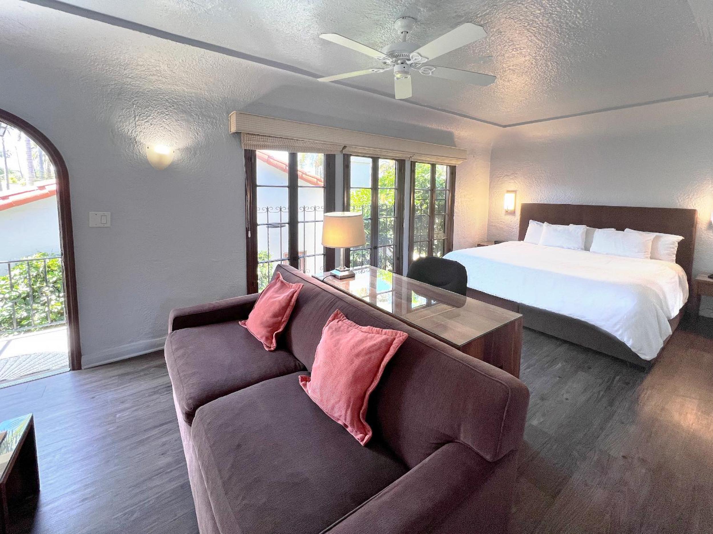 Superior Suite - Photo 1