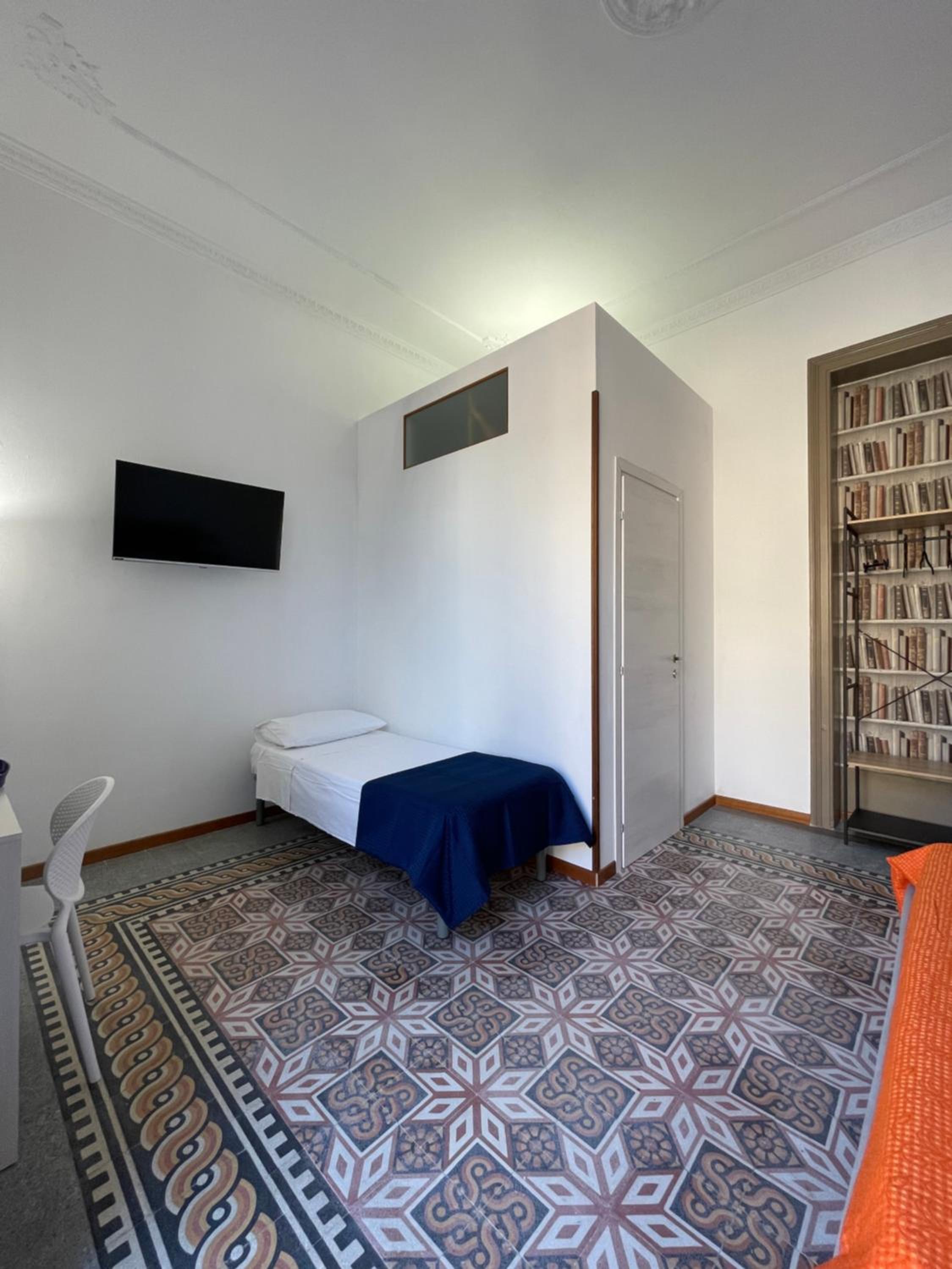 Quadruple Room with Private Bathroom - Photo 5