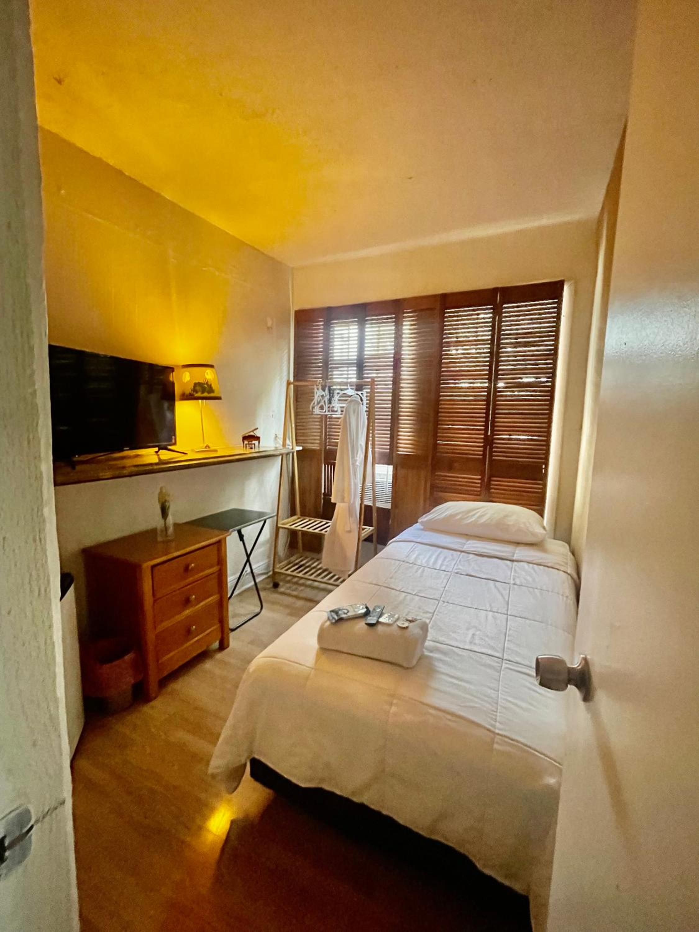 Standard Single Room with Shared Bathroom photo 1