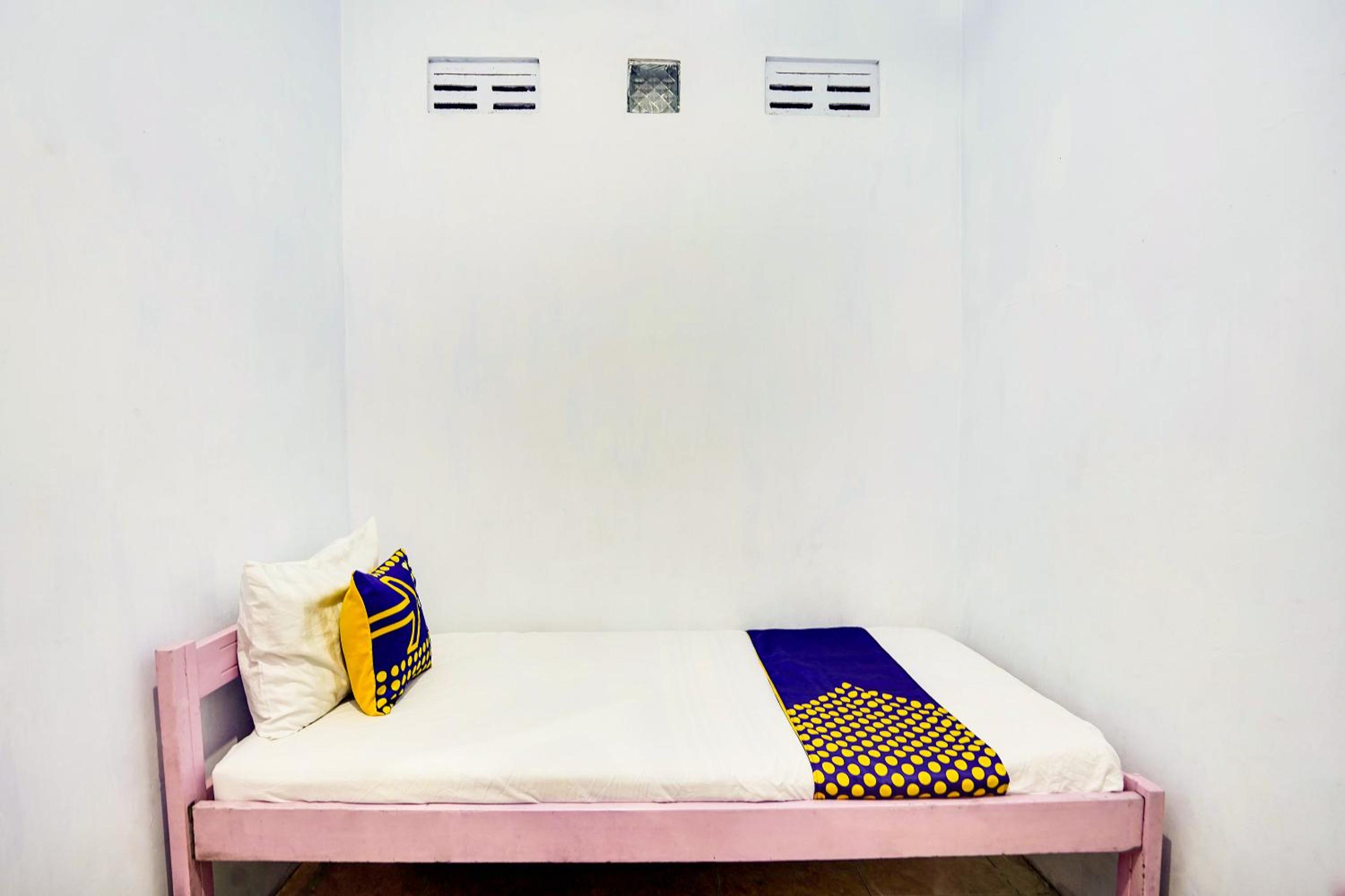 Small Single Room photo 3