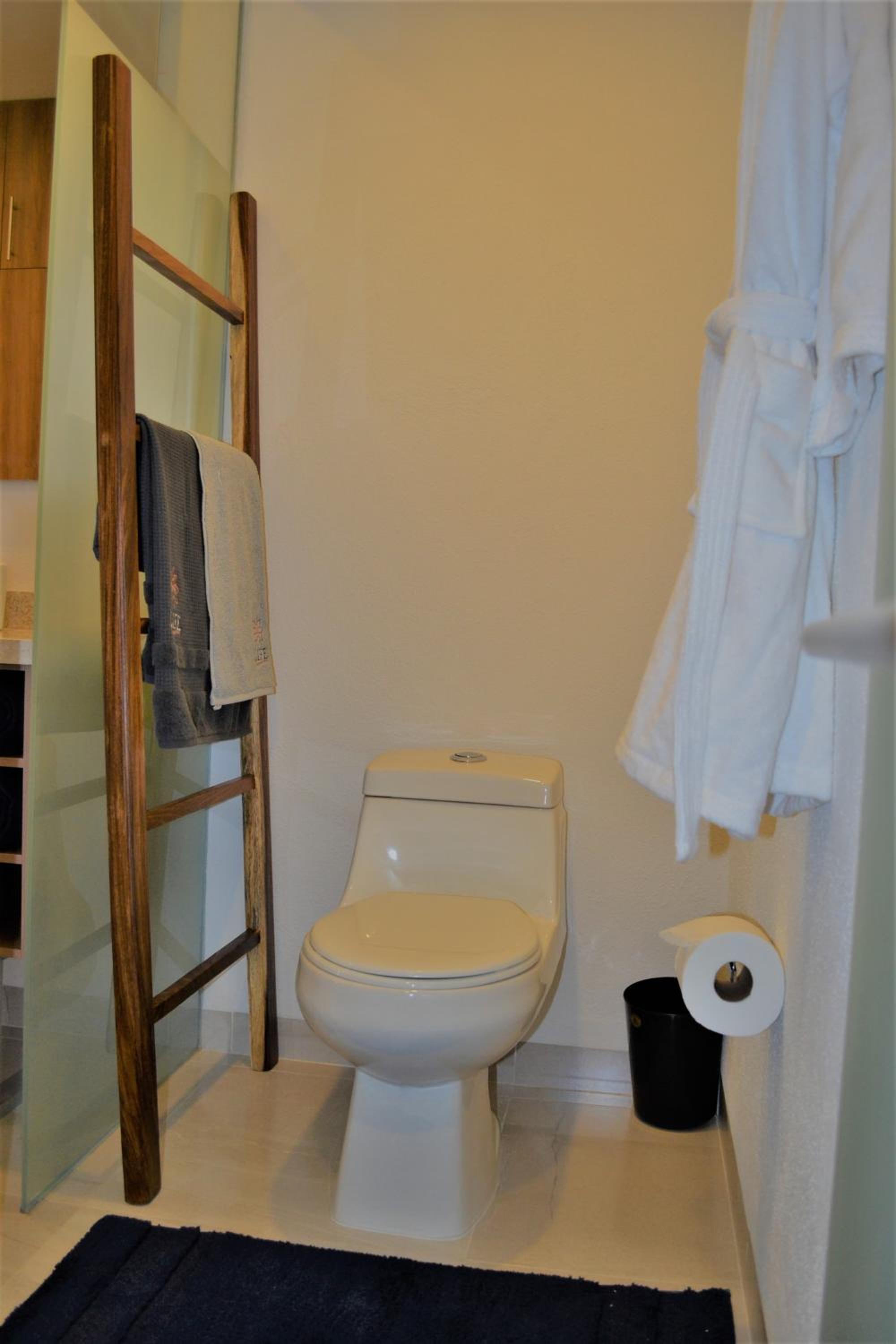 One-Bedroom Apartment photo 3