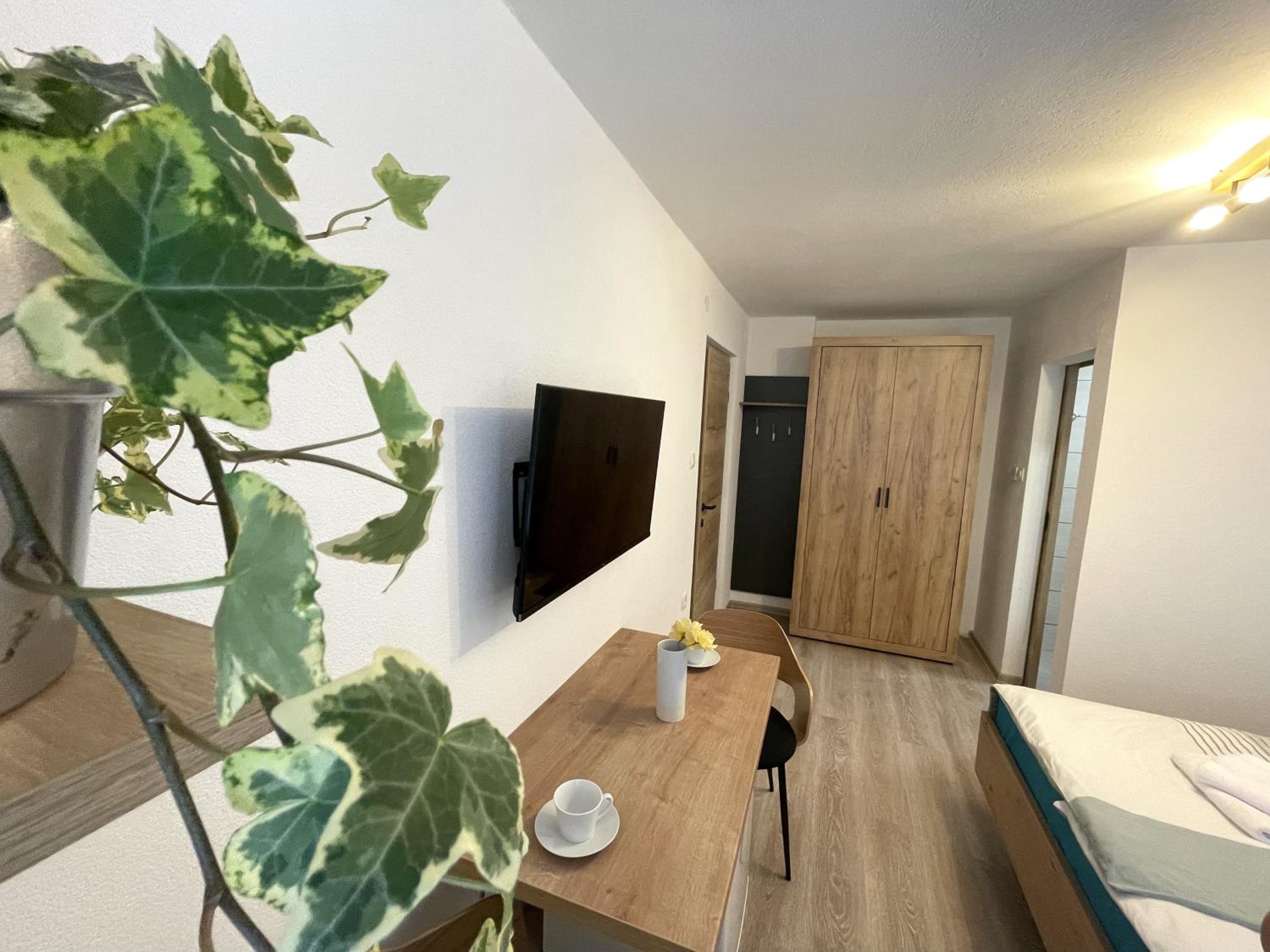 Double Room - Photo 2