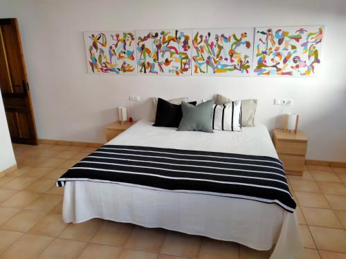 Double Room with Private External Bathroom - Photo 2