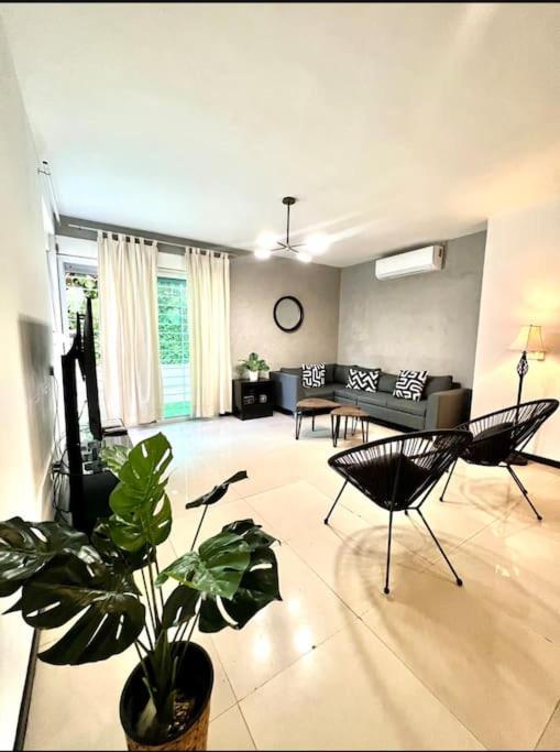 Two-Bedroom Apartment - Photo 2