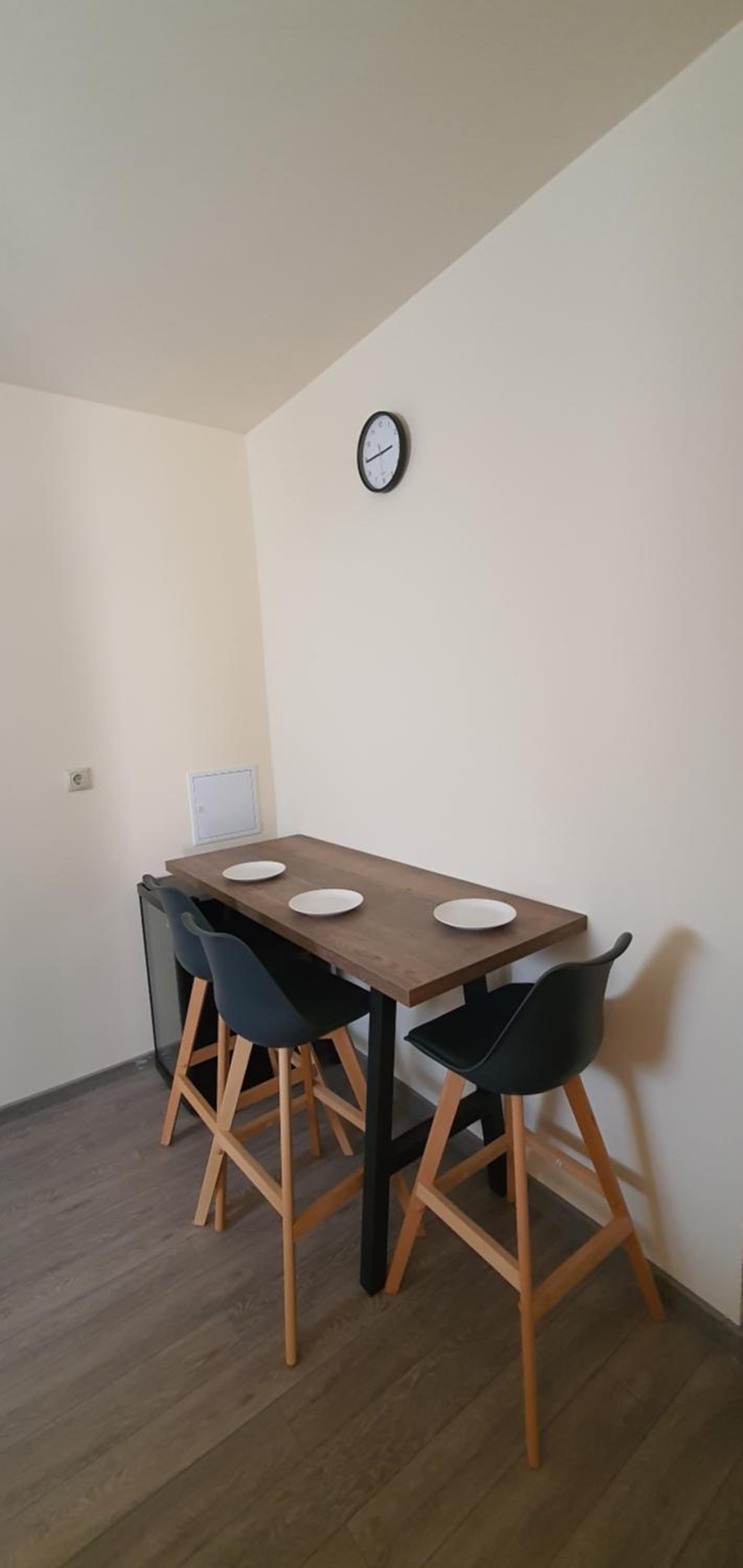 One-Bedroom Apartment - Photo 9