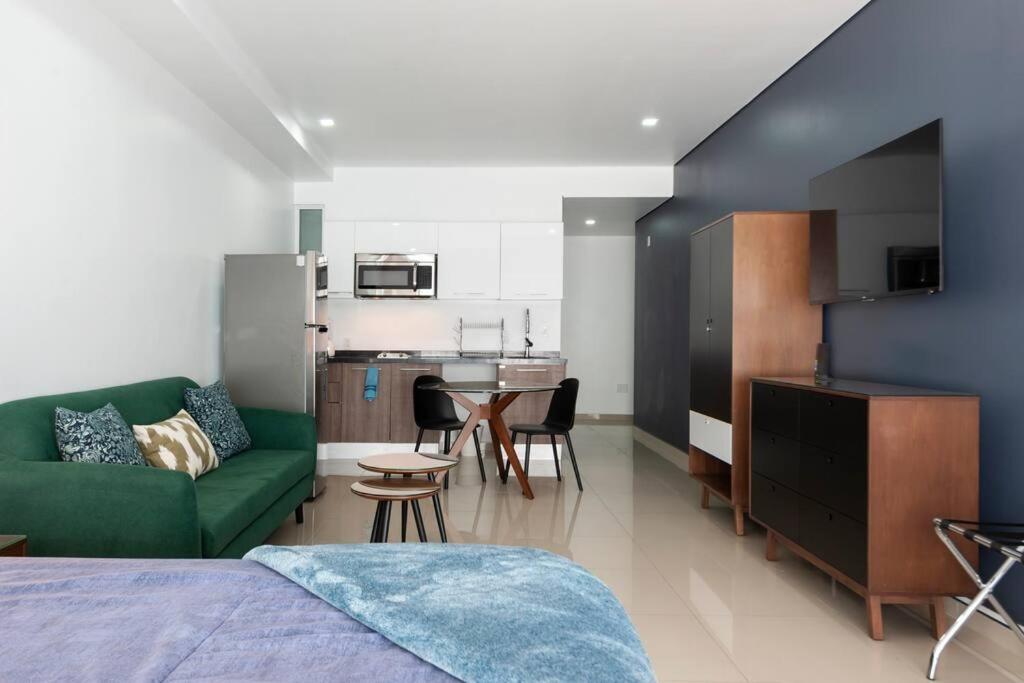 One-Bedroom Apartment - Photo 3