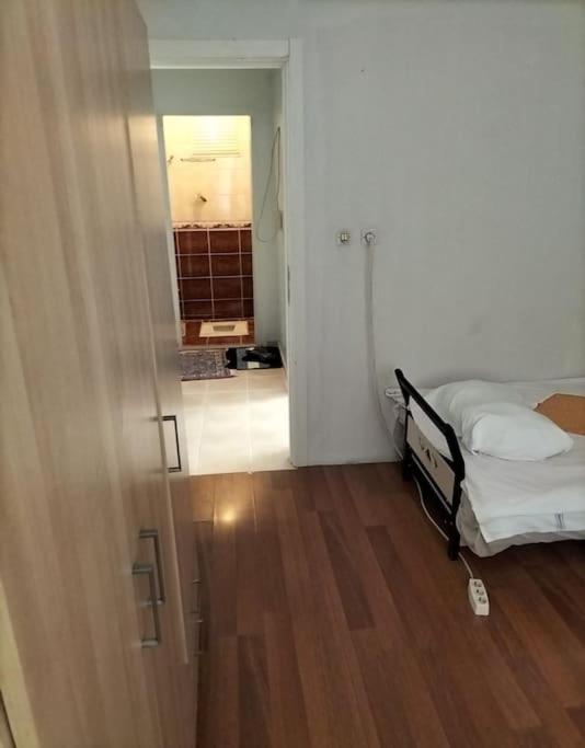 Double Room with Shared Bathroom photo 1