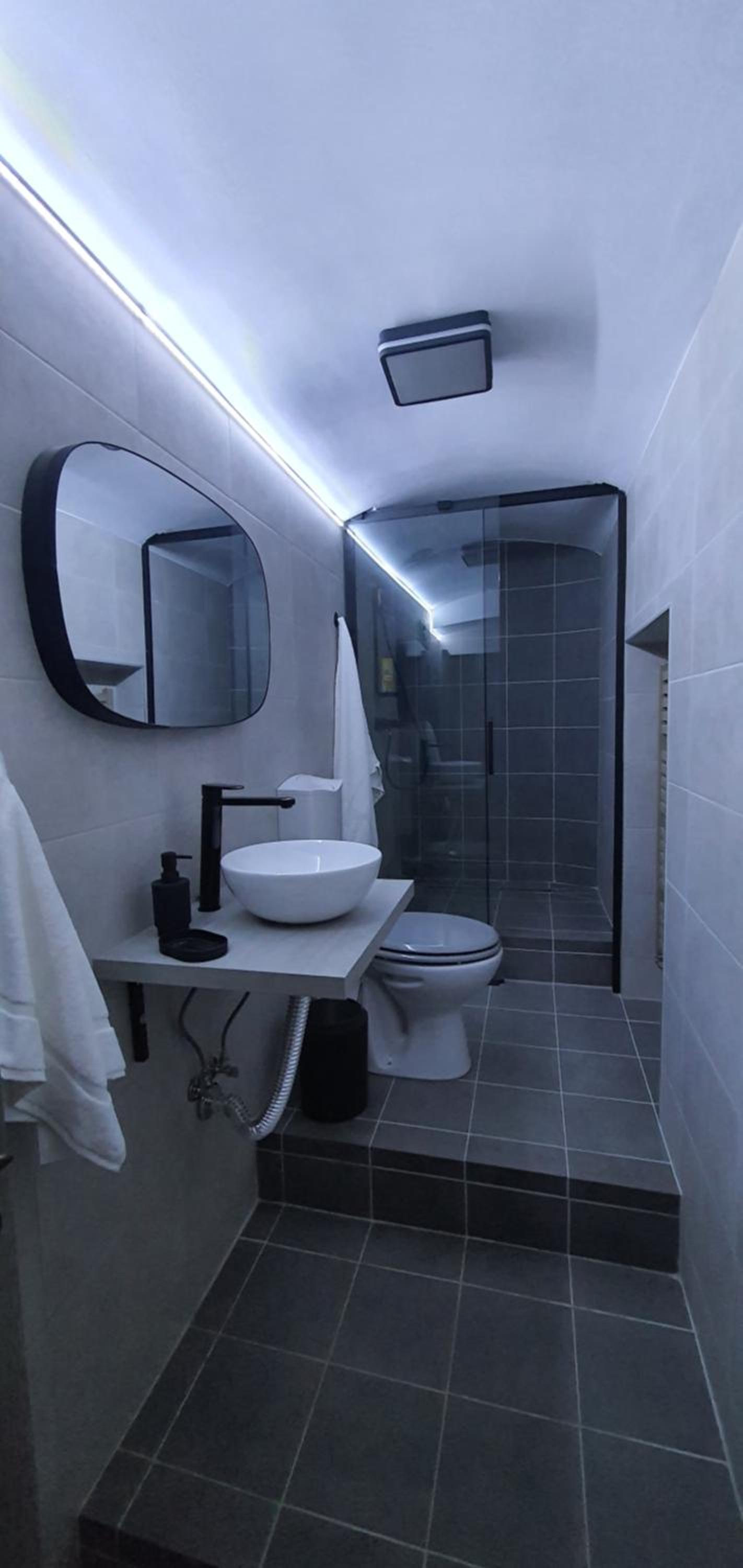 One-Bedroom Apartment - Photo 10