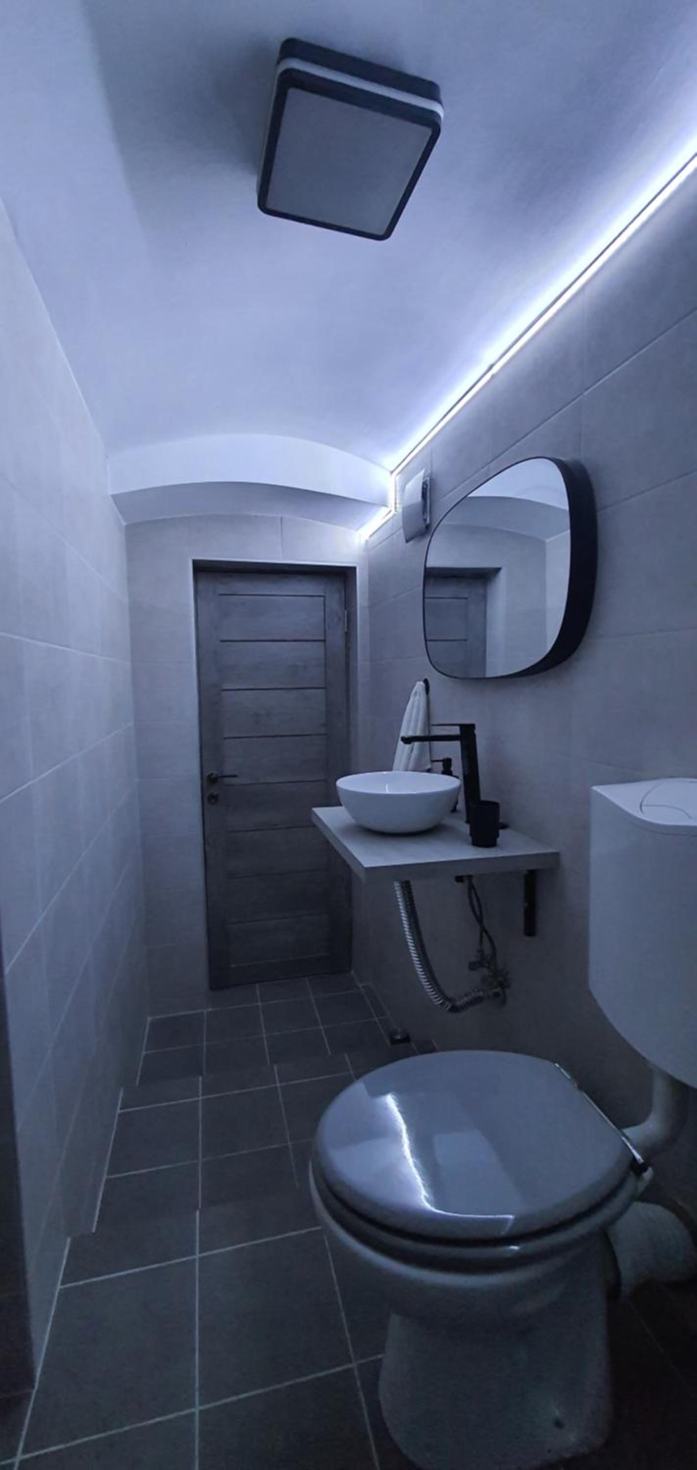 One-Bedroom Apartment - Photo 12