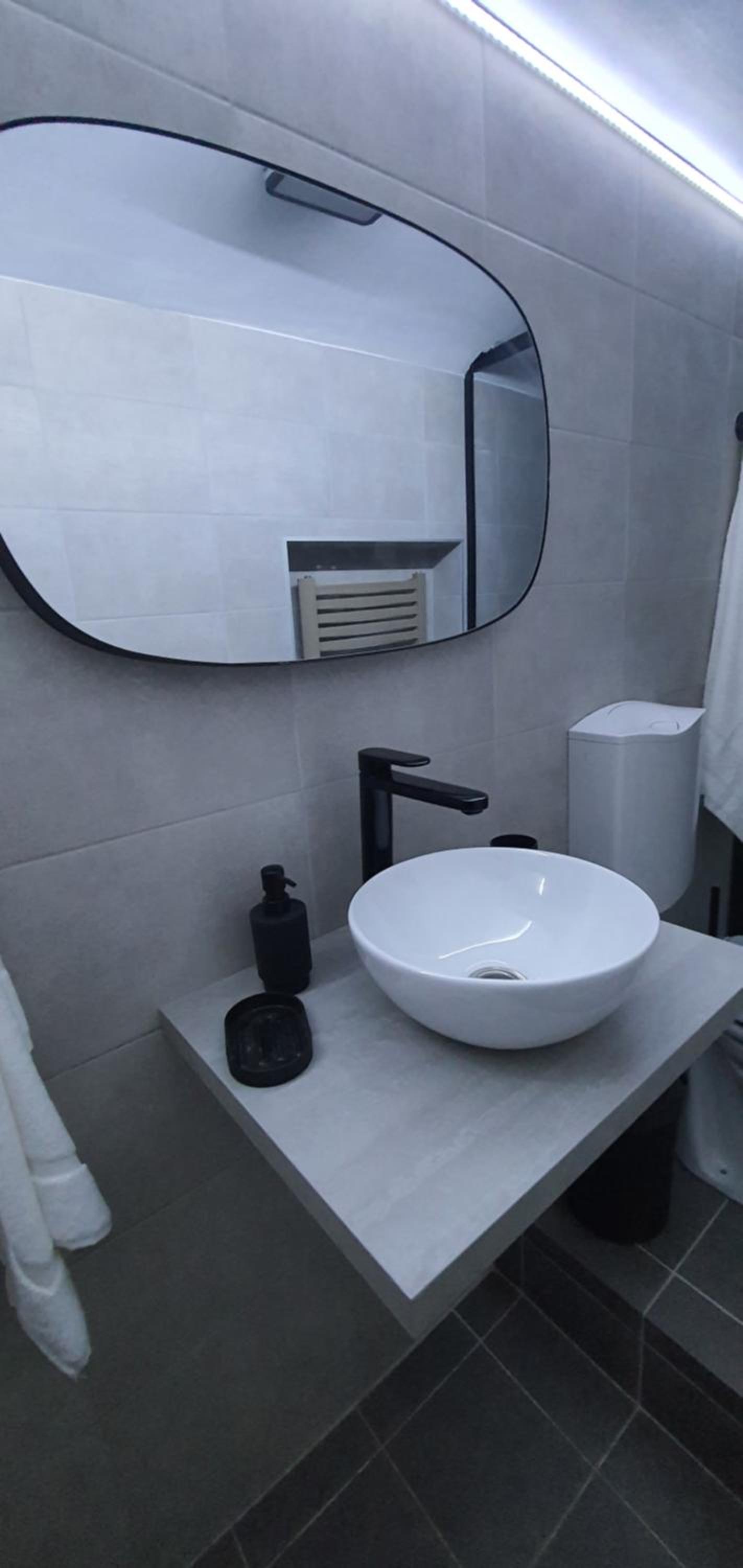 One-Bedroom Apartment - Photo 14