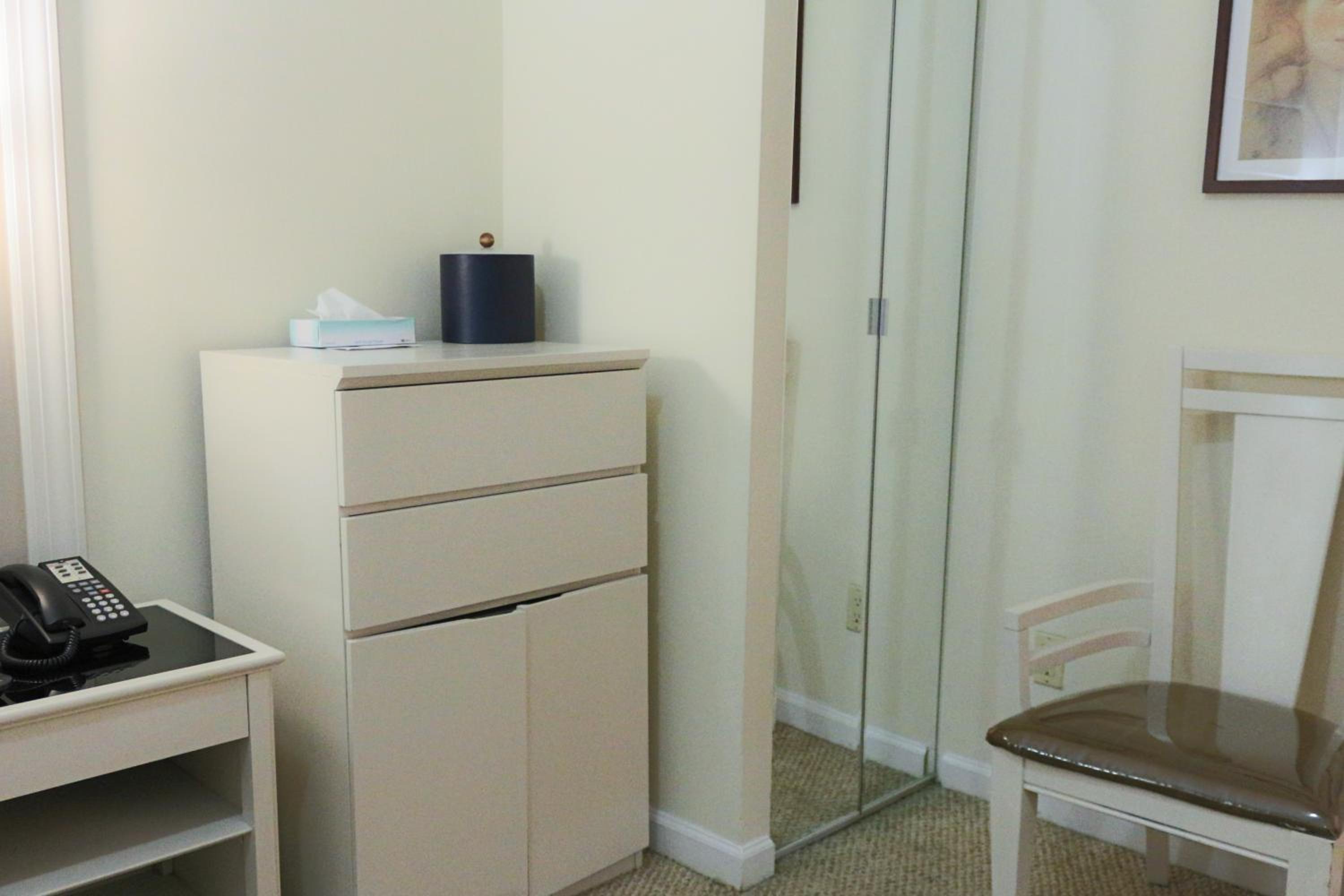 Standard Queen Room photo 3