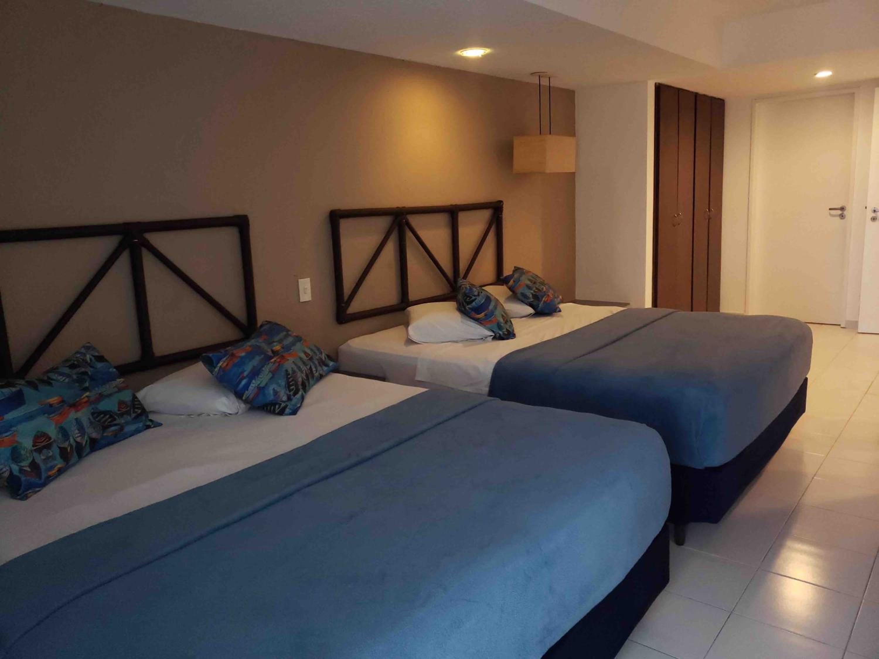 Queen Suite with Spa Bath