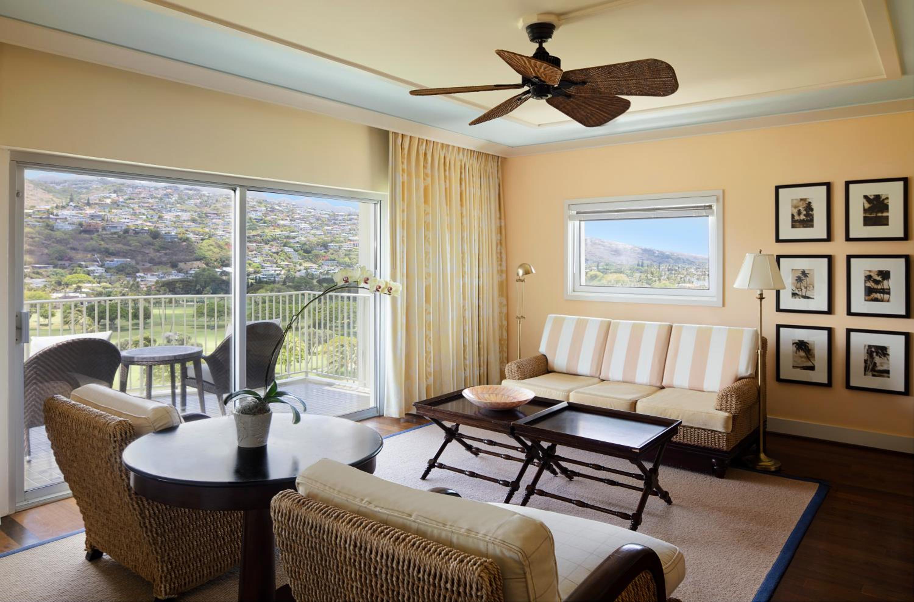 Suite with Partial Ocean View - Photo 5