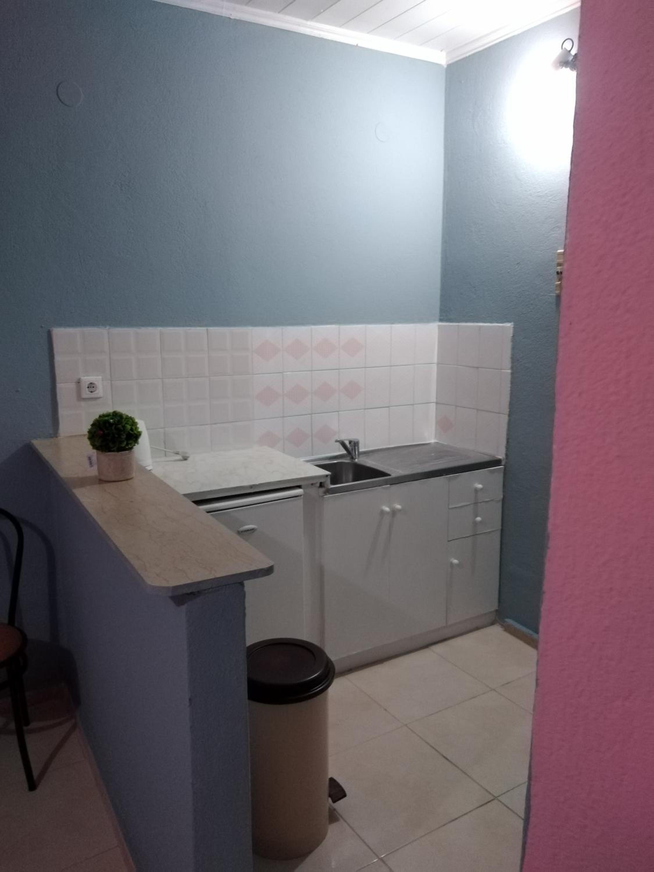 Twin Room - Photo 2
