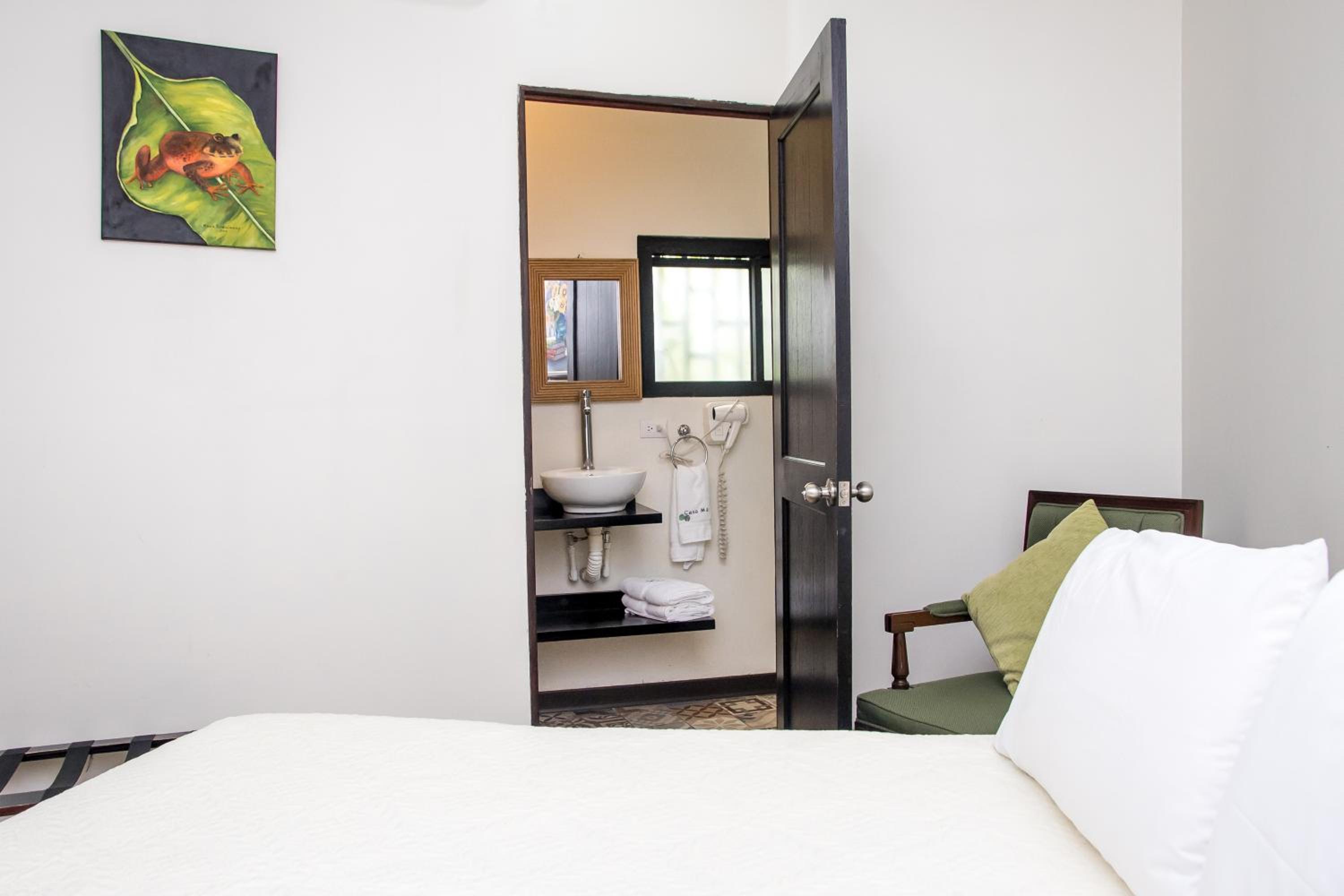 Economy Double Room photo 3