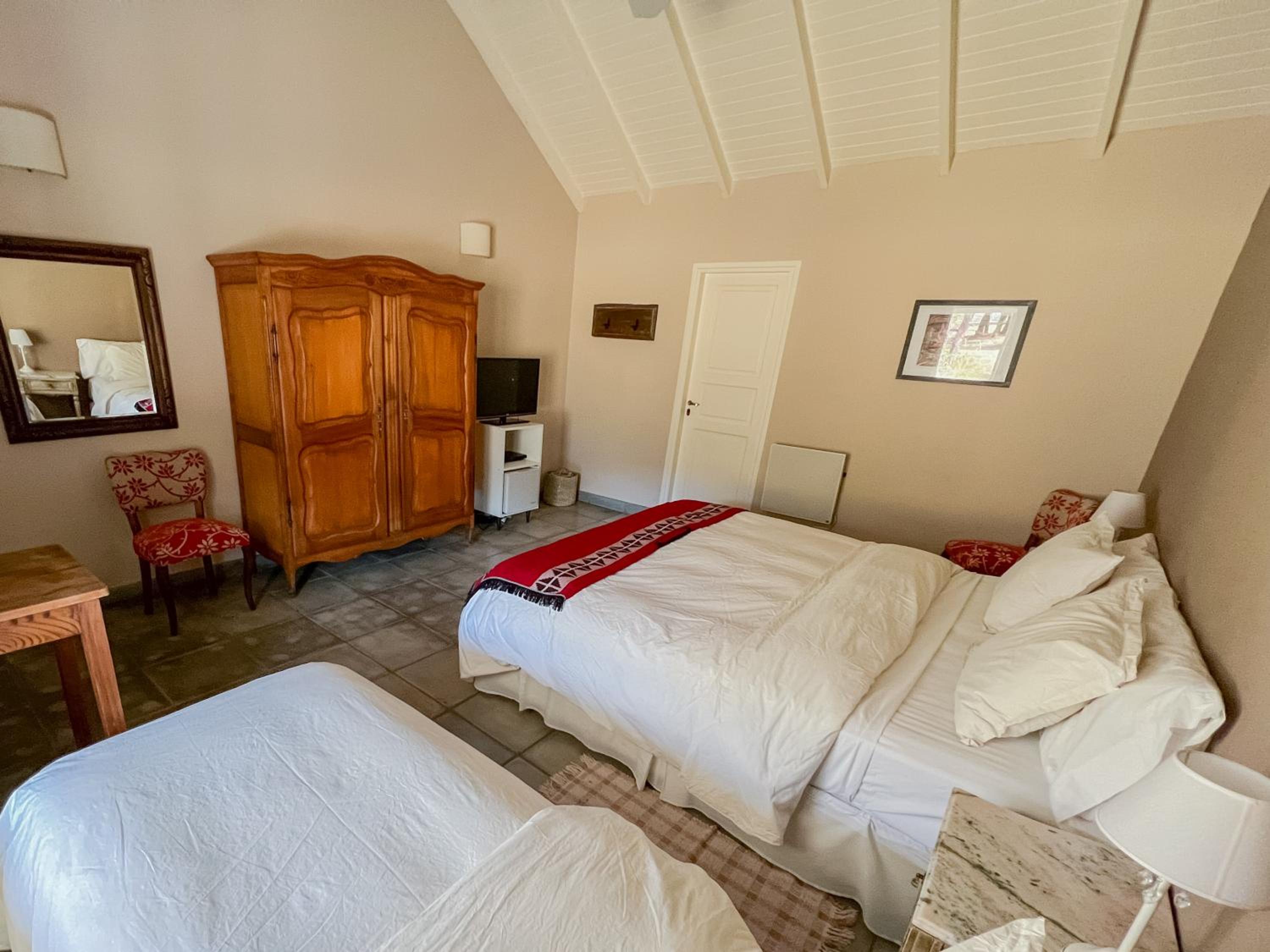 Standard Triple Room photo 2