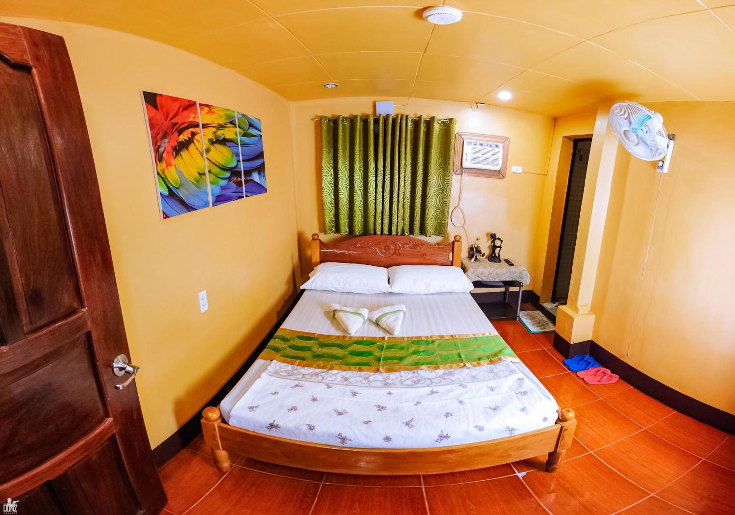 Double Room with Private Bathroom - Photo 1