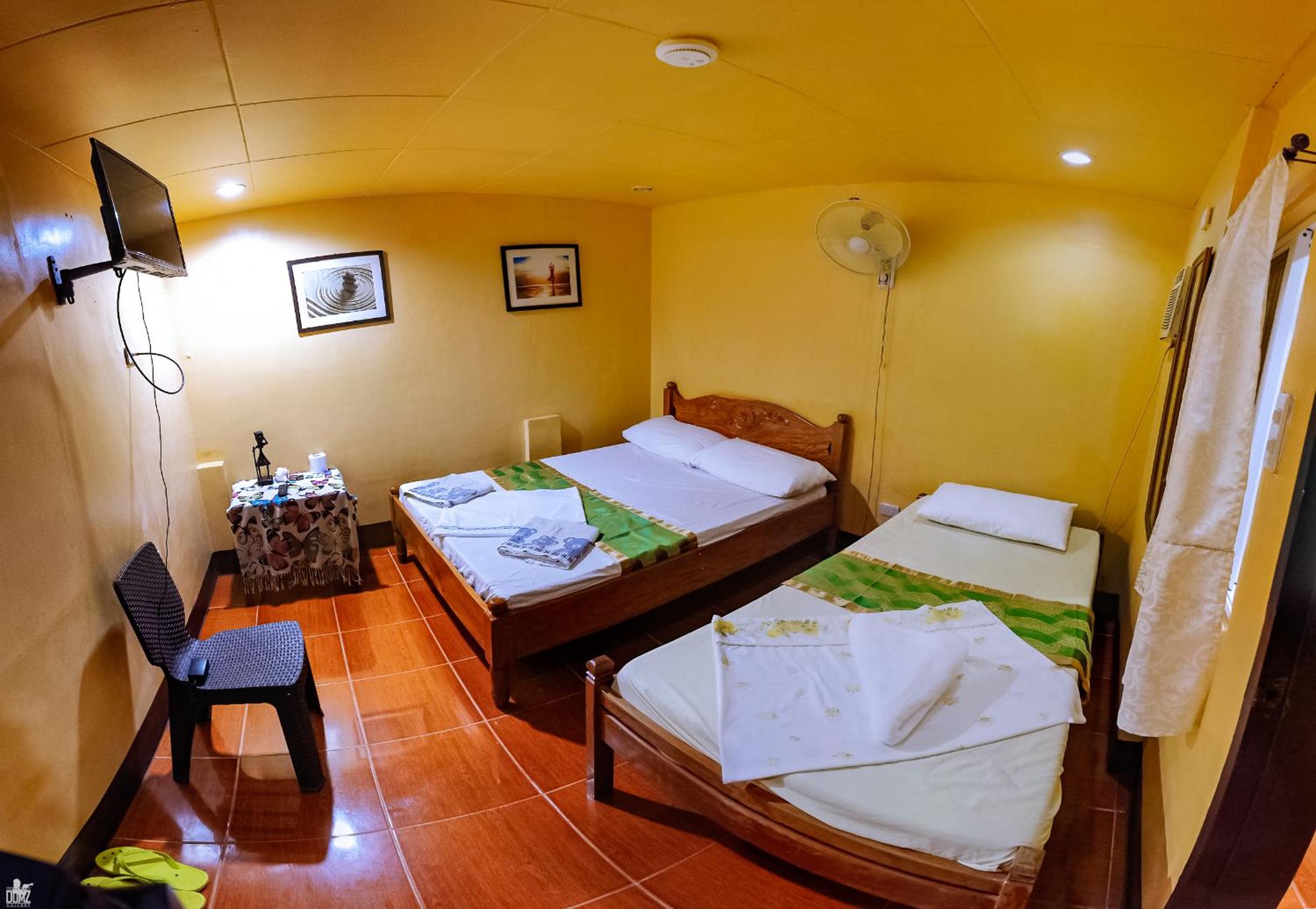 Basic Triple Room with Shared Bathroom - No Window  photo 1