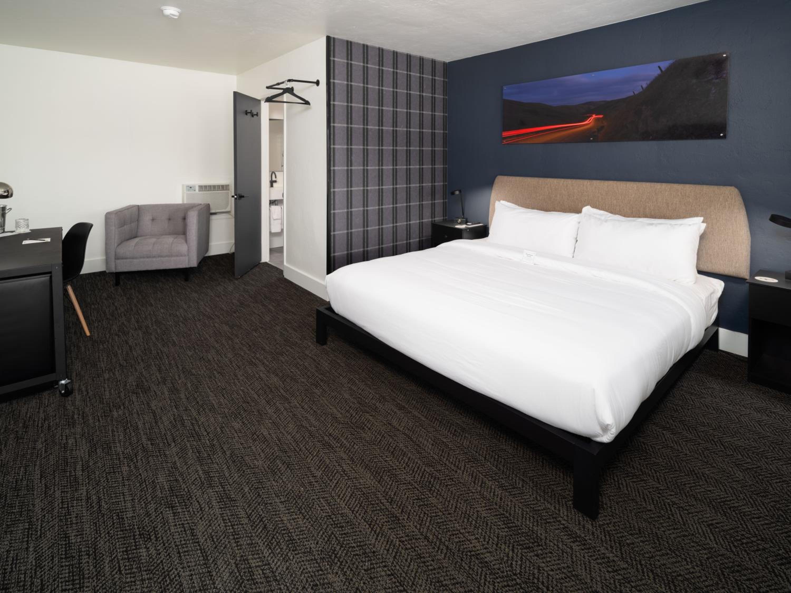 King Room with Pool View photo 1