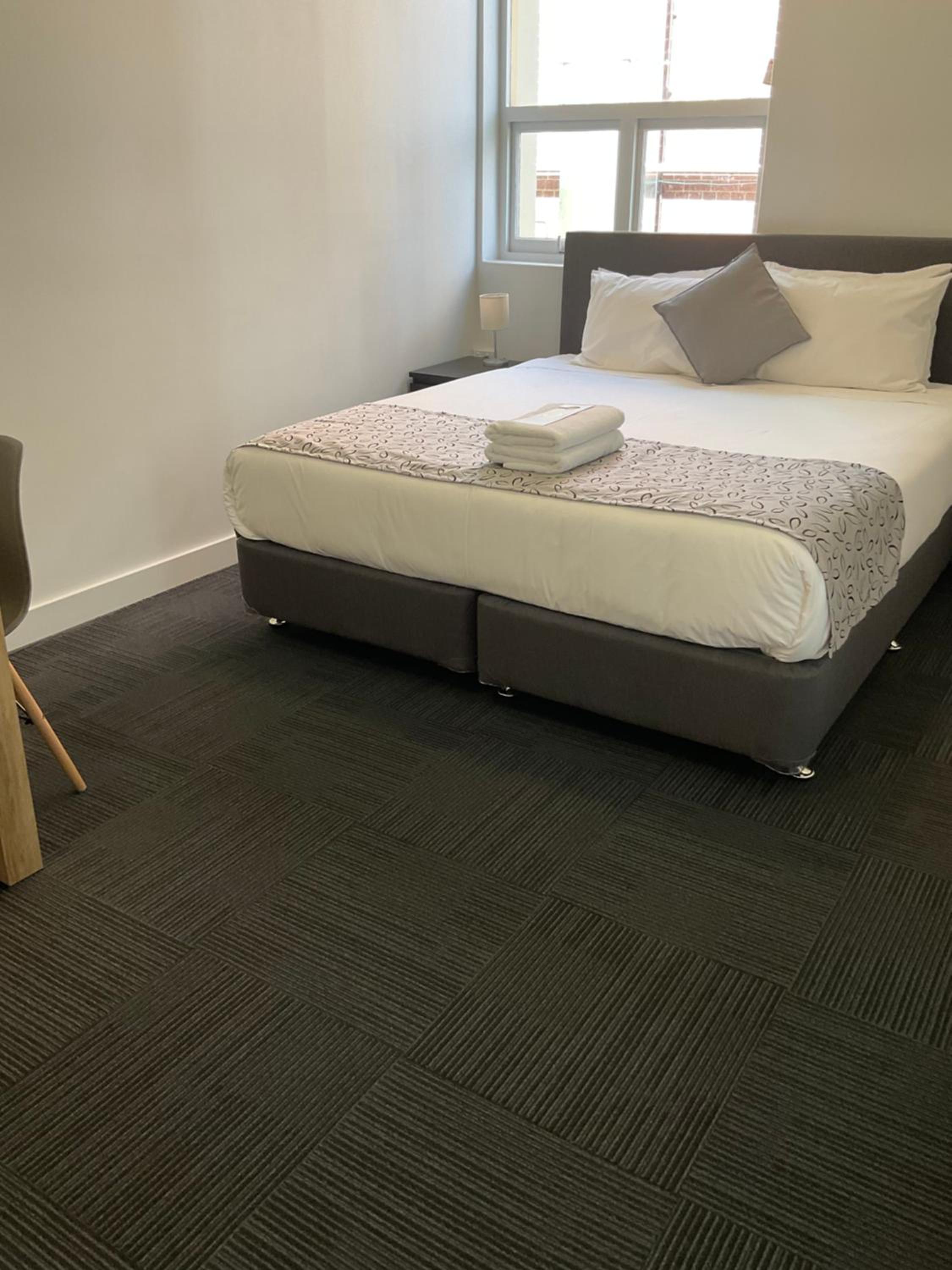 Studio 2 on Liverpool with room en-suite
