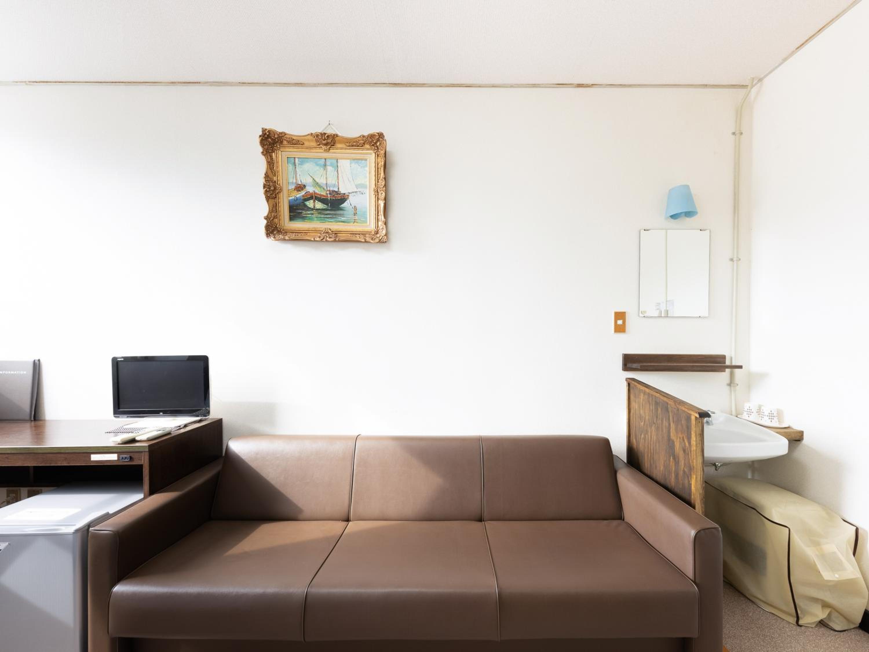 Single Room photo 2