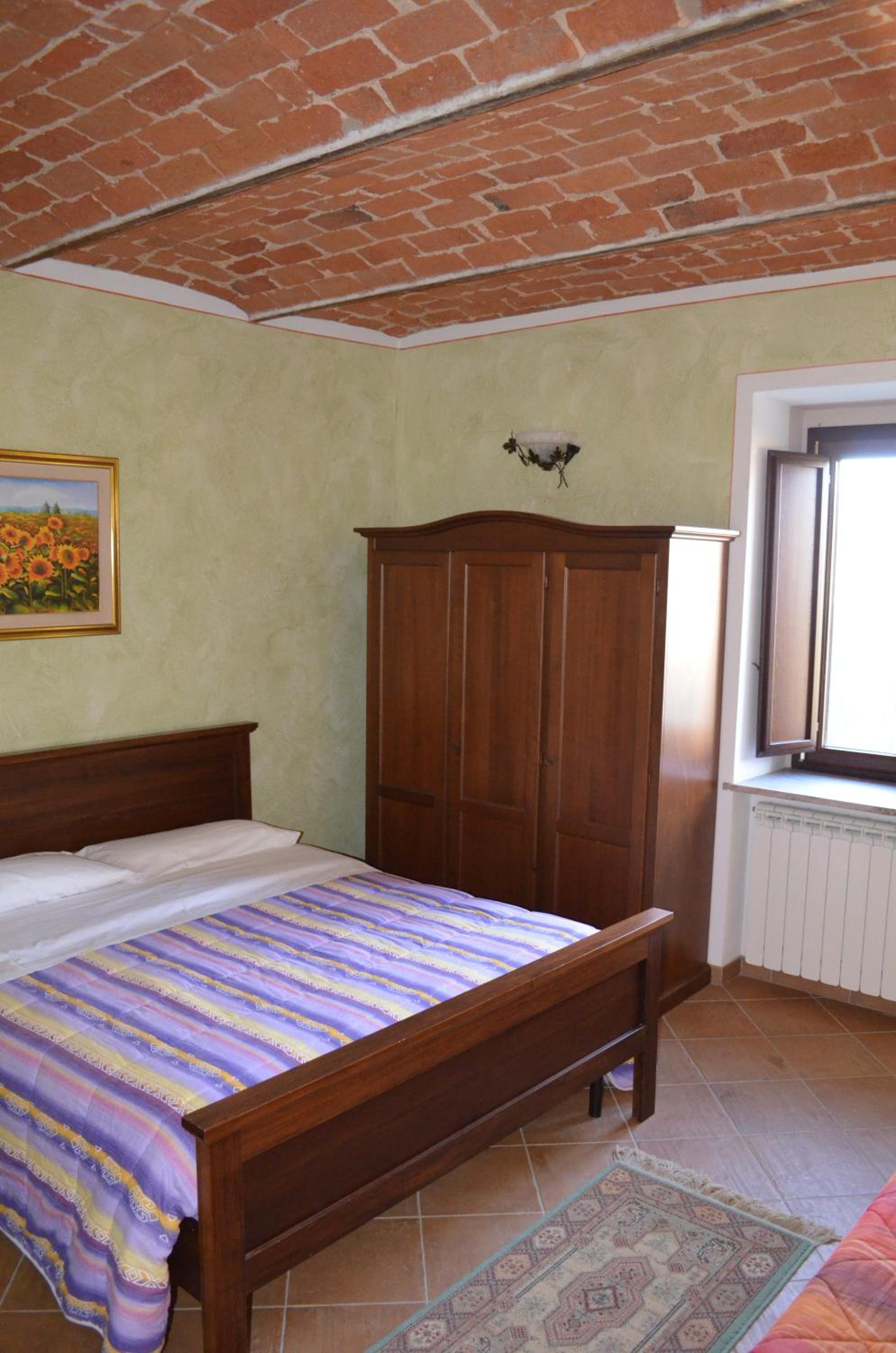 Budget Double Room - Photo 3