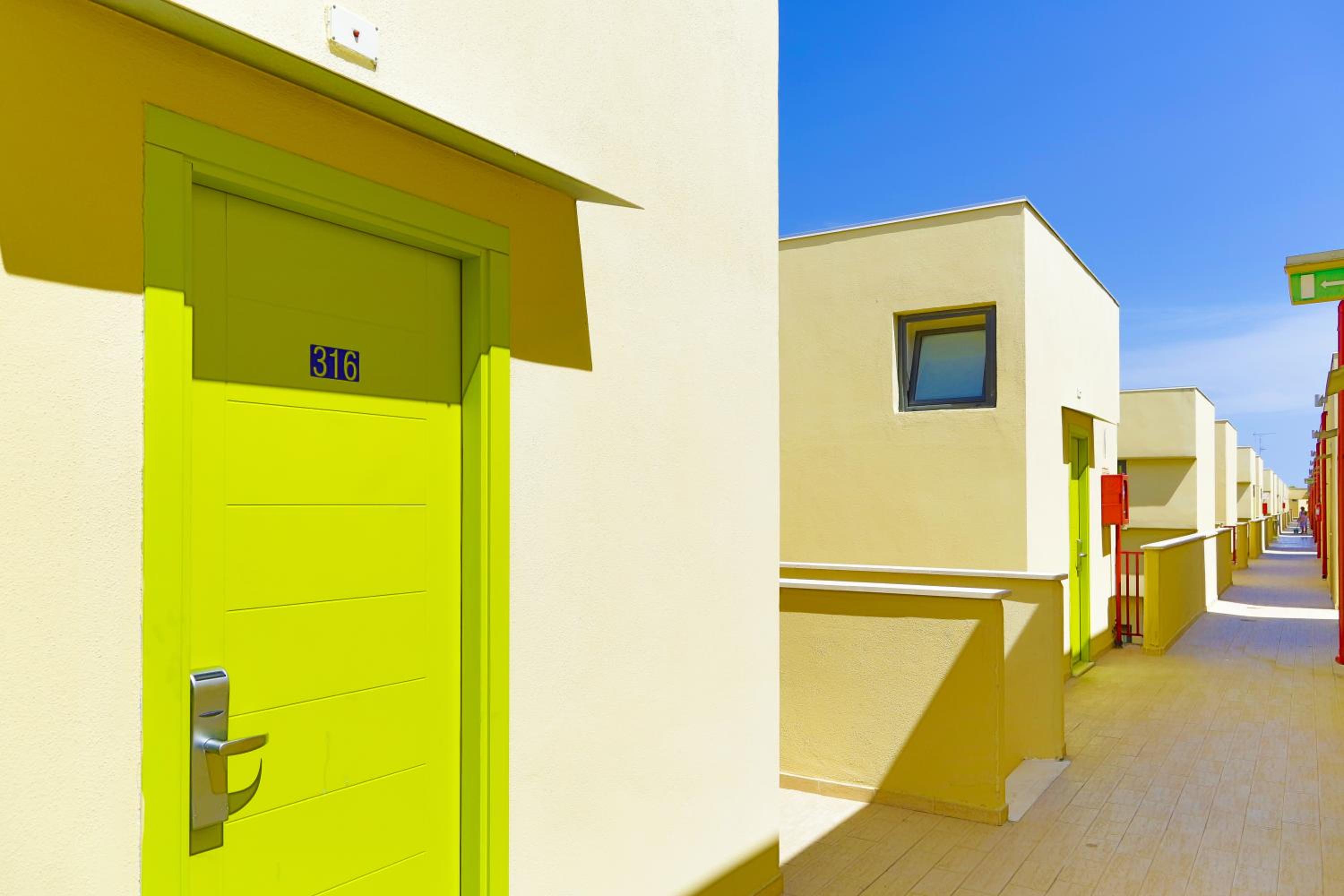 Basic Triple Room (2 Adults + 1 Child) photo 3