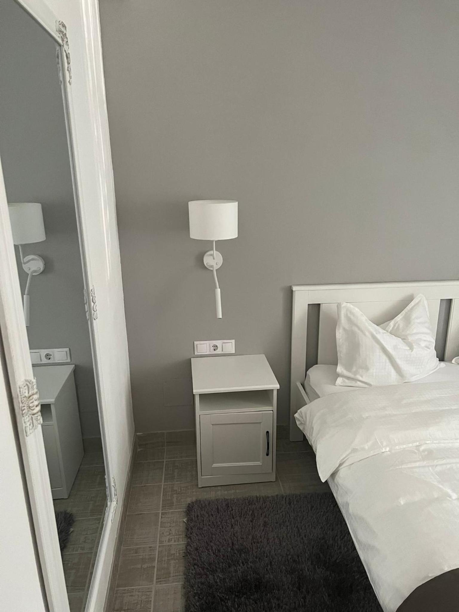 Apartment with Balcony - Photo 15
