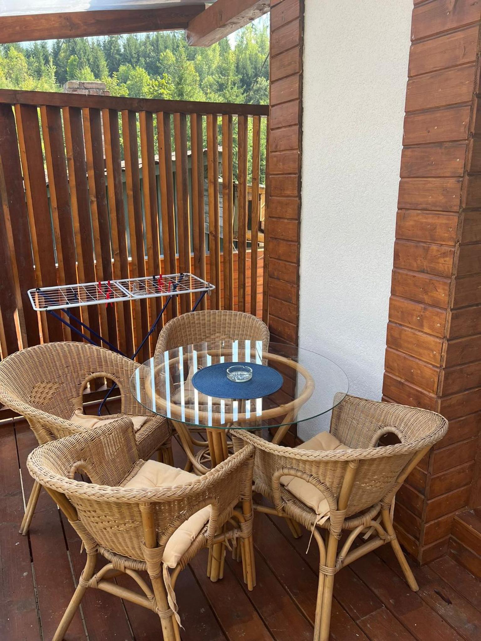 Apartment with Balcony - Photo 2