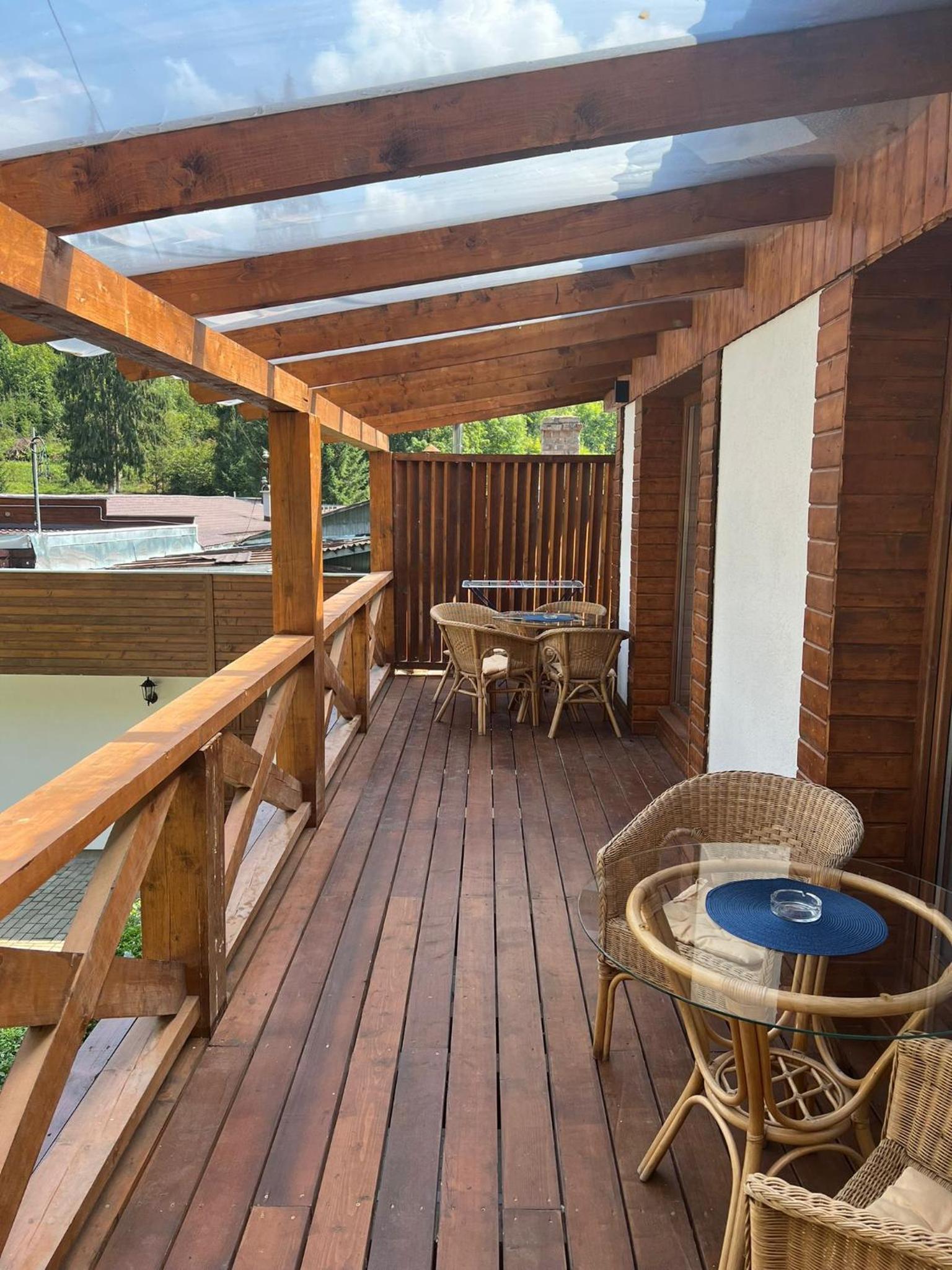 Apartment with Balcony - Photo 3