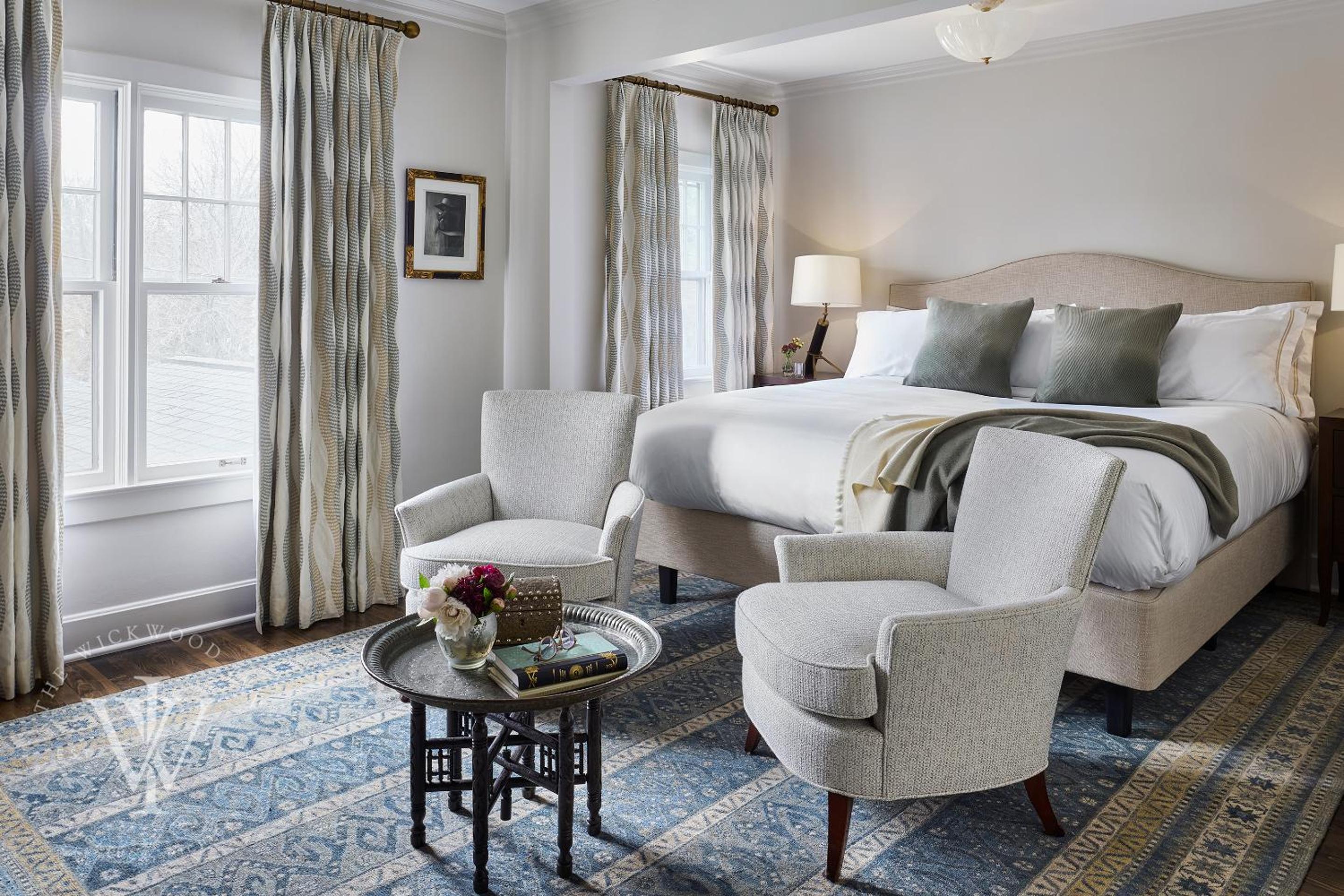Deluxe King Suite