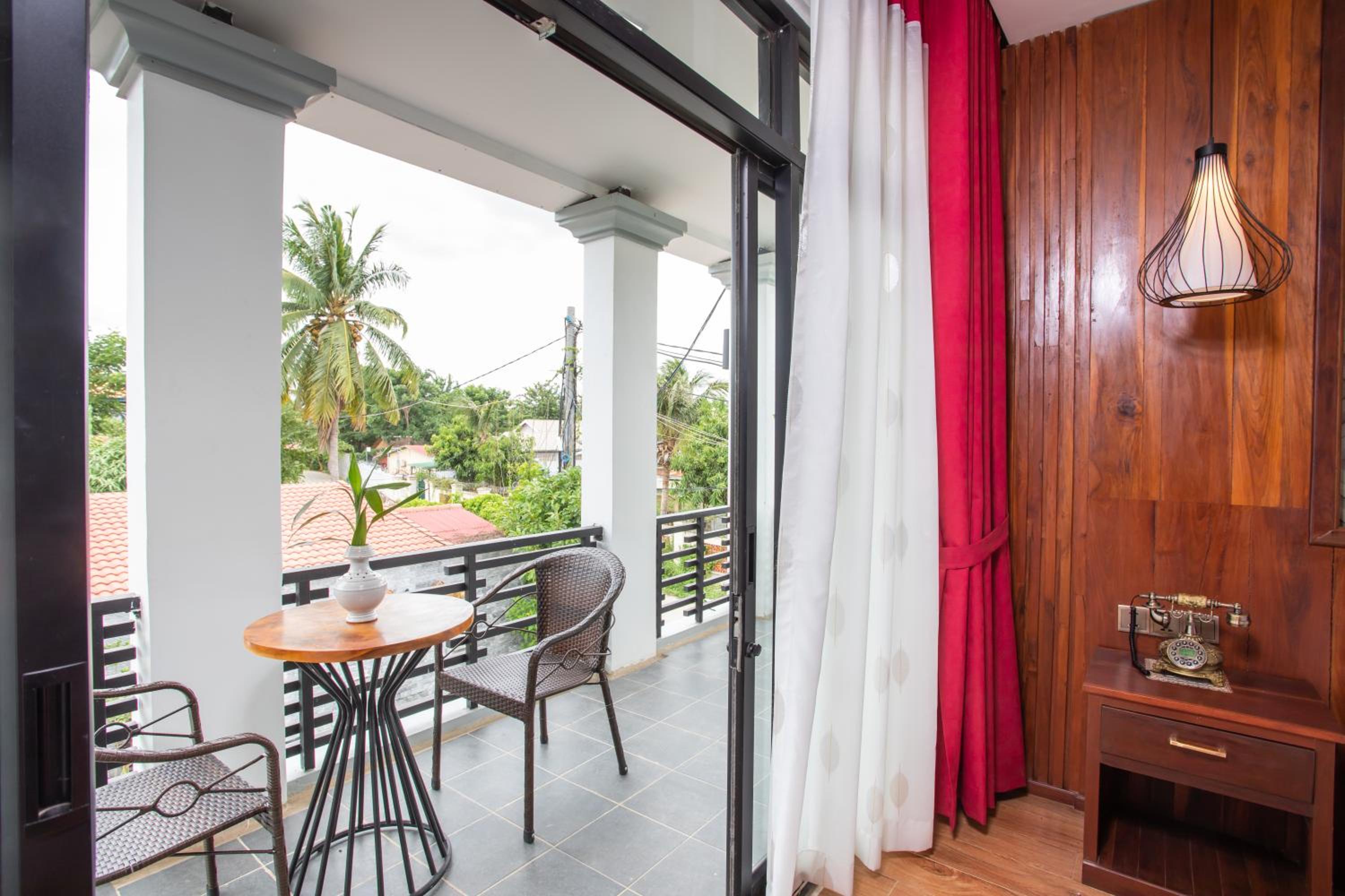 Deluxe King Studio Private Balcony photo 2