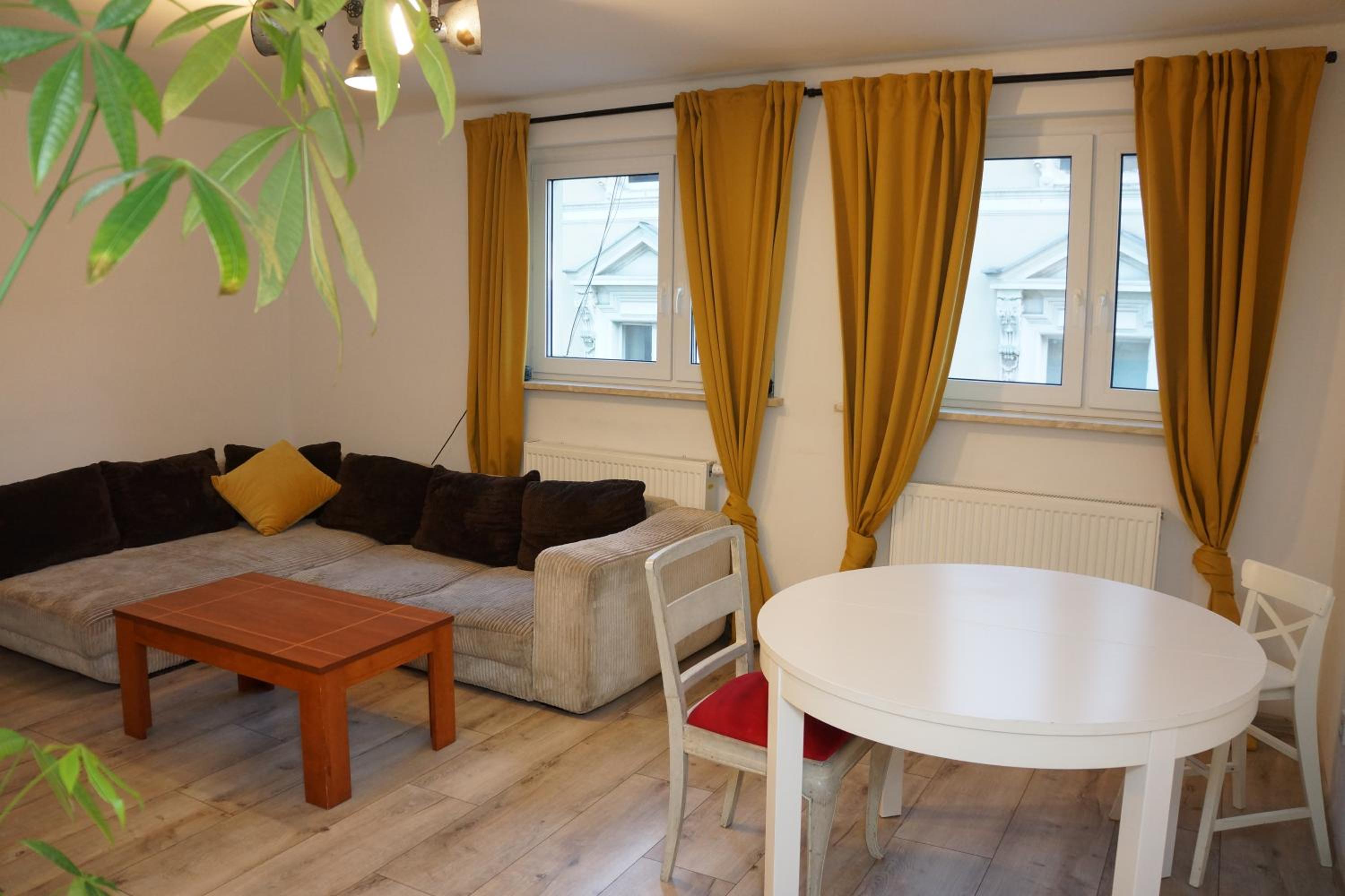 Apartment photo 2