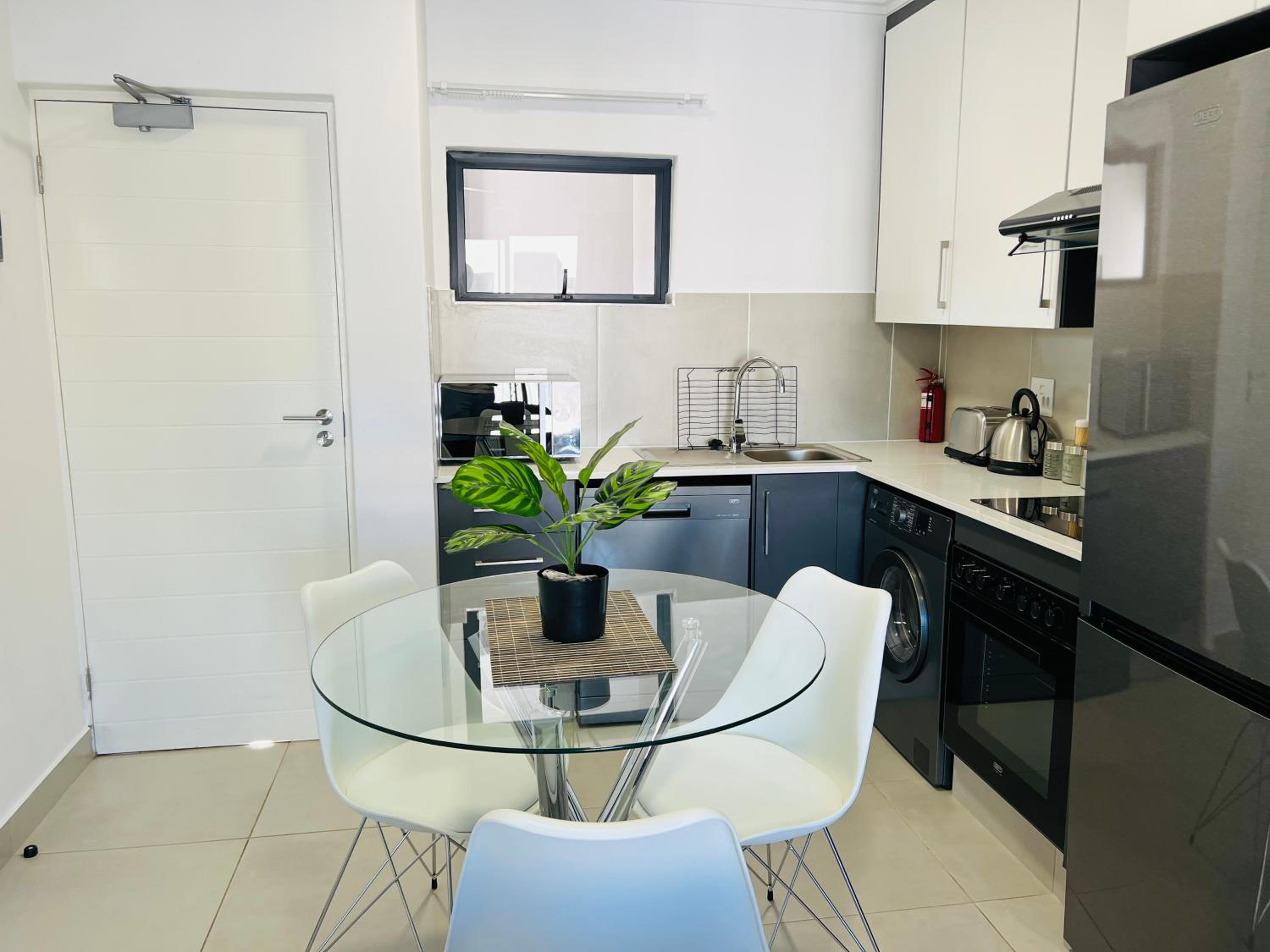 One-Bedroom Apartment - Photo 2