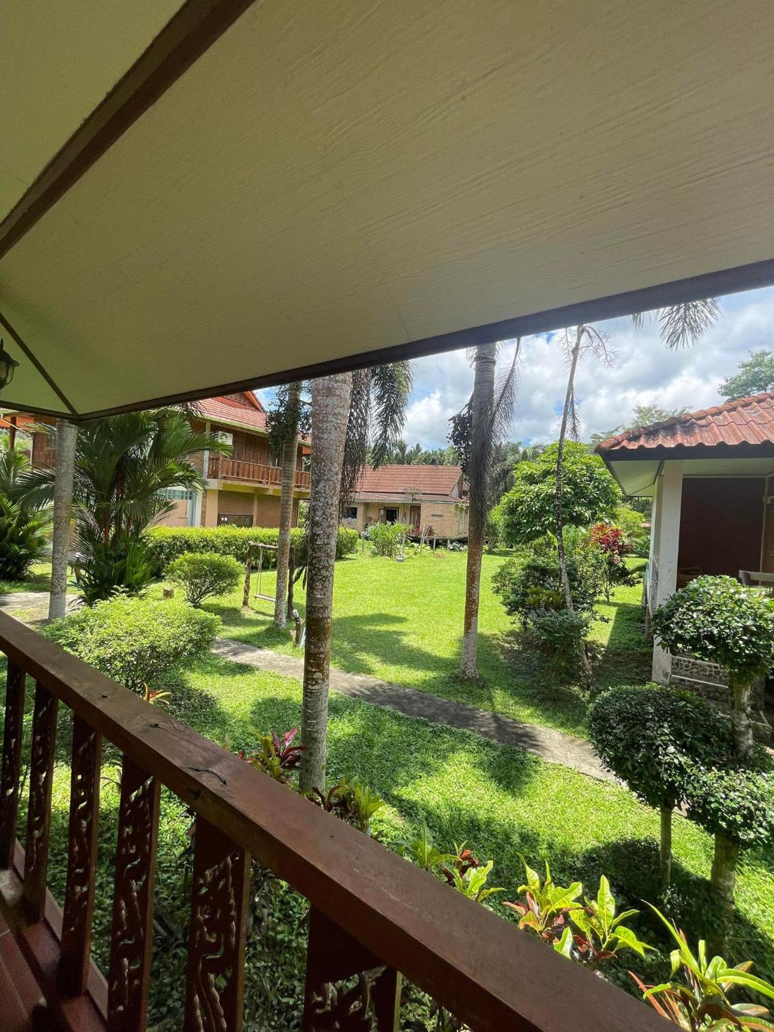 Superior Bungalow With Air Conditioning photo 3