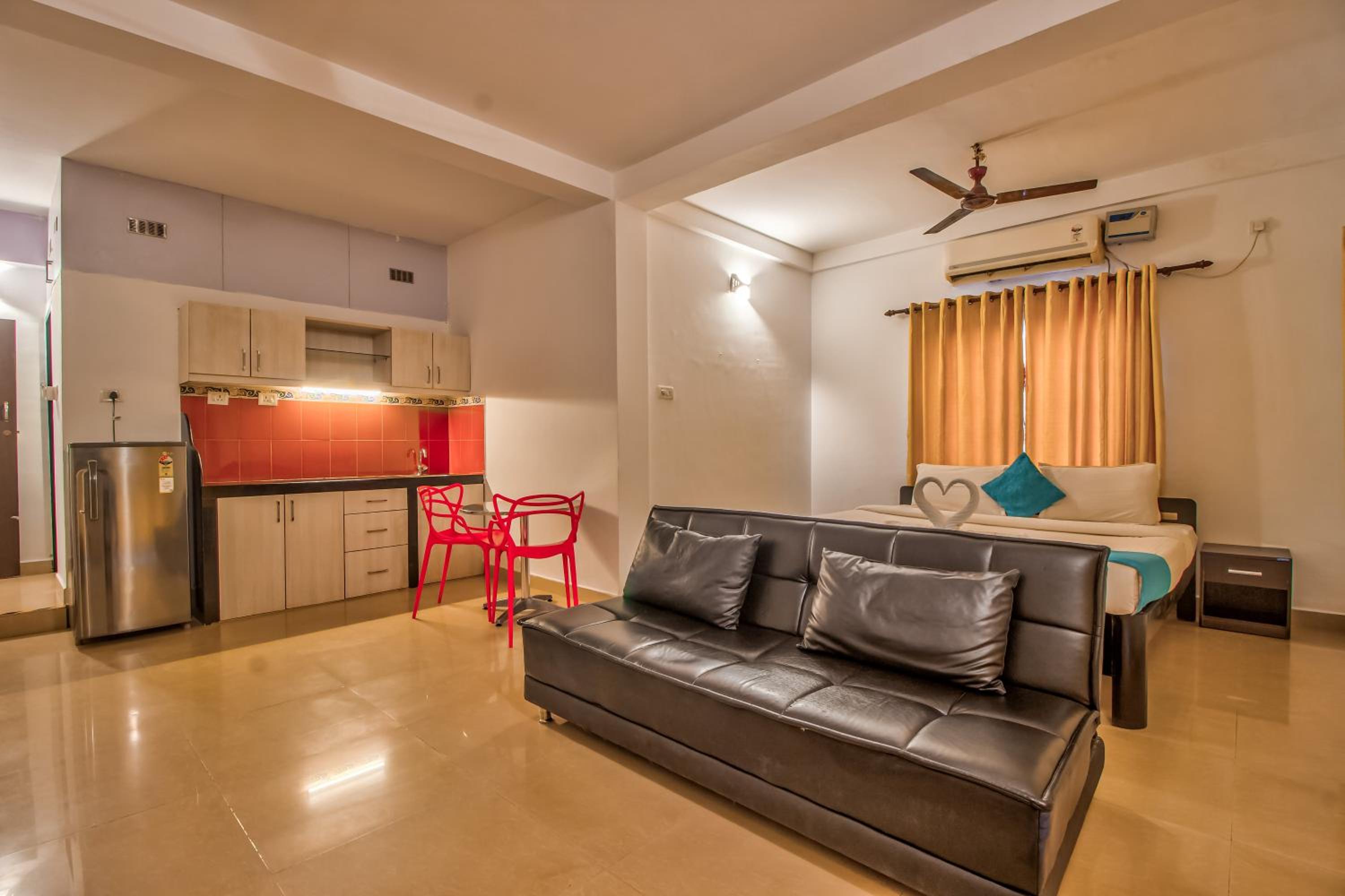 King Studio with Sofa Bed - Photo 1