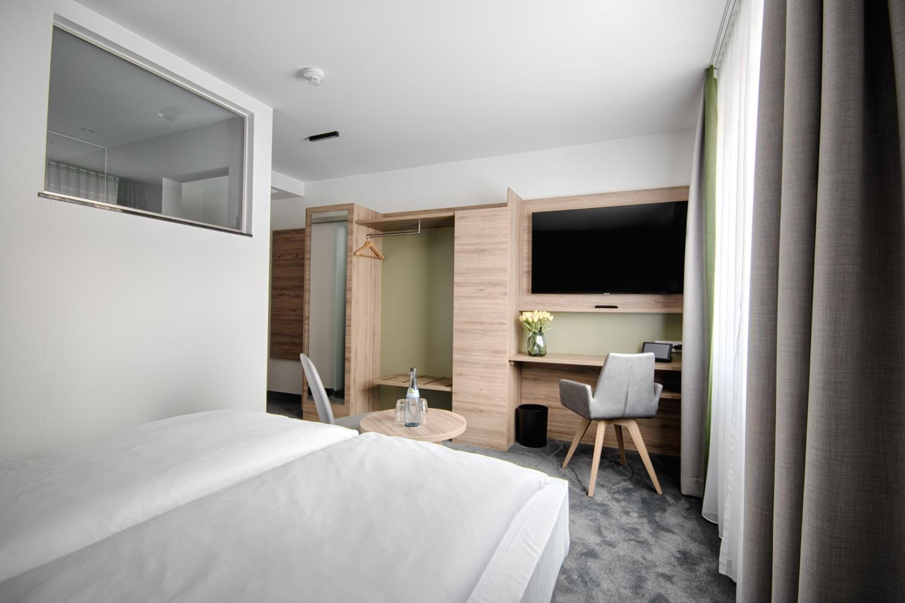 Double Room - Photo 8