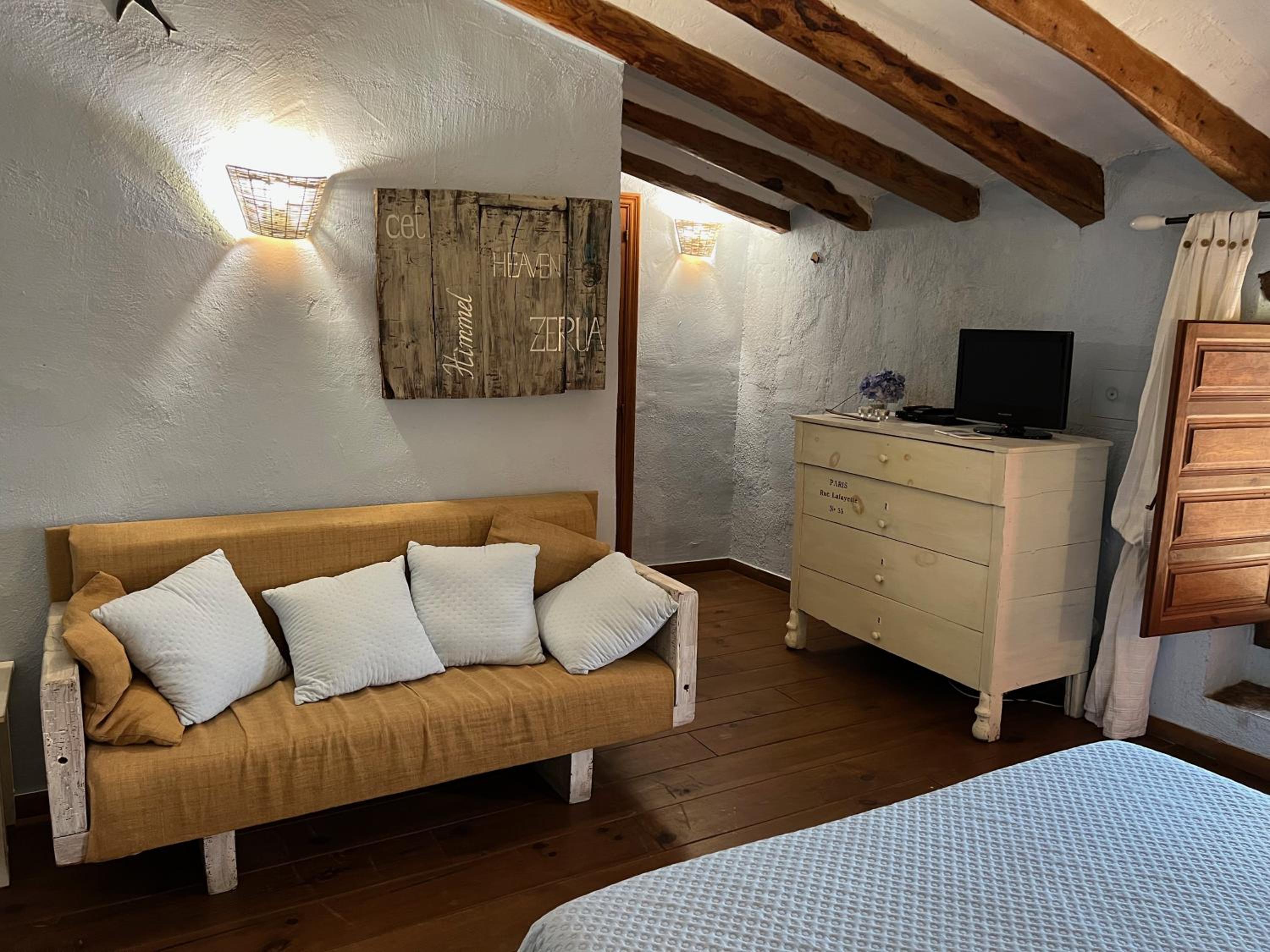 Deluxe Double Room photo 3