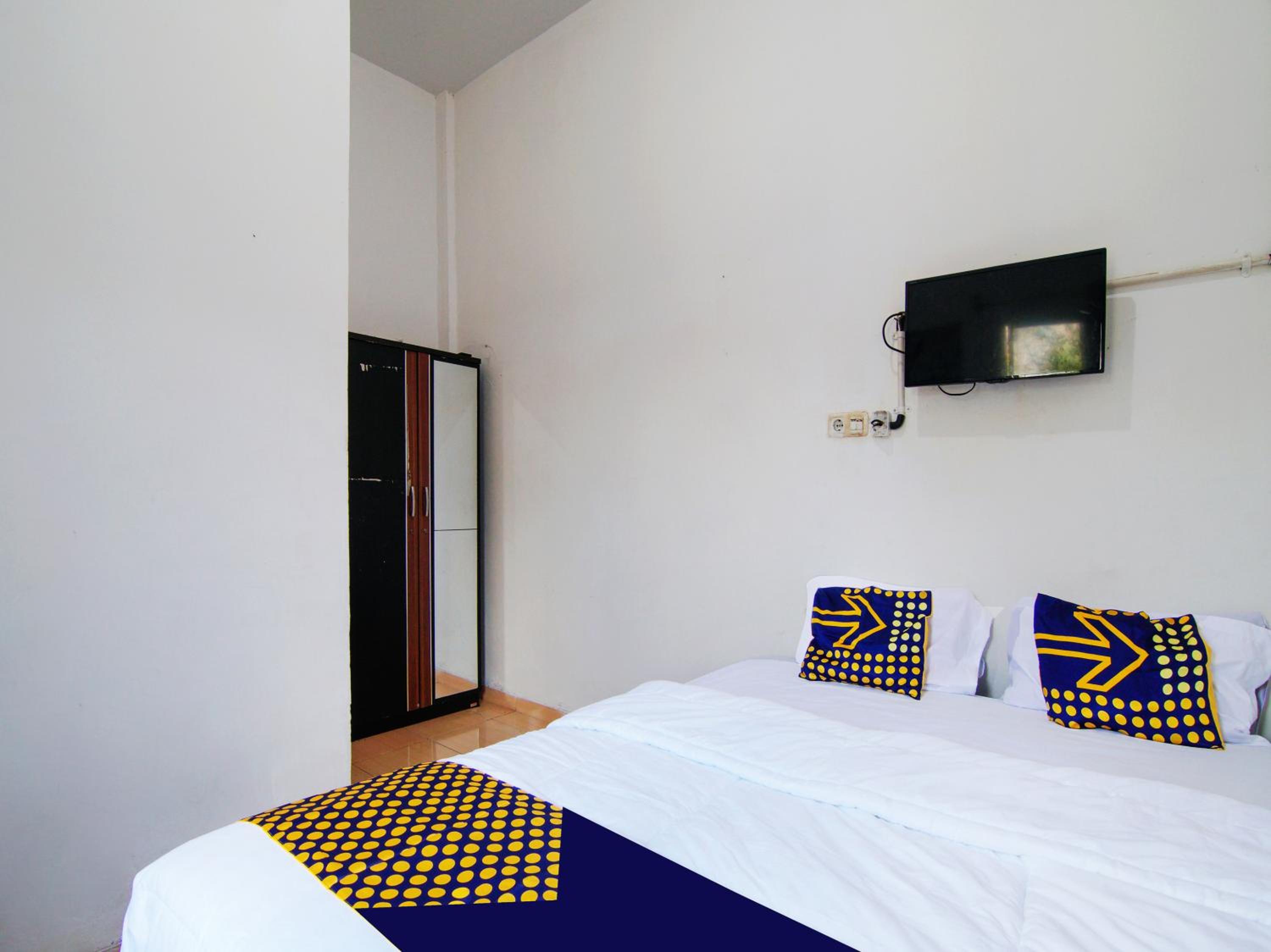 Double Room - Photo 7