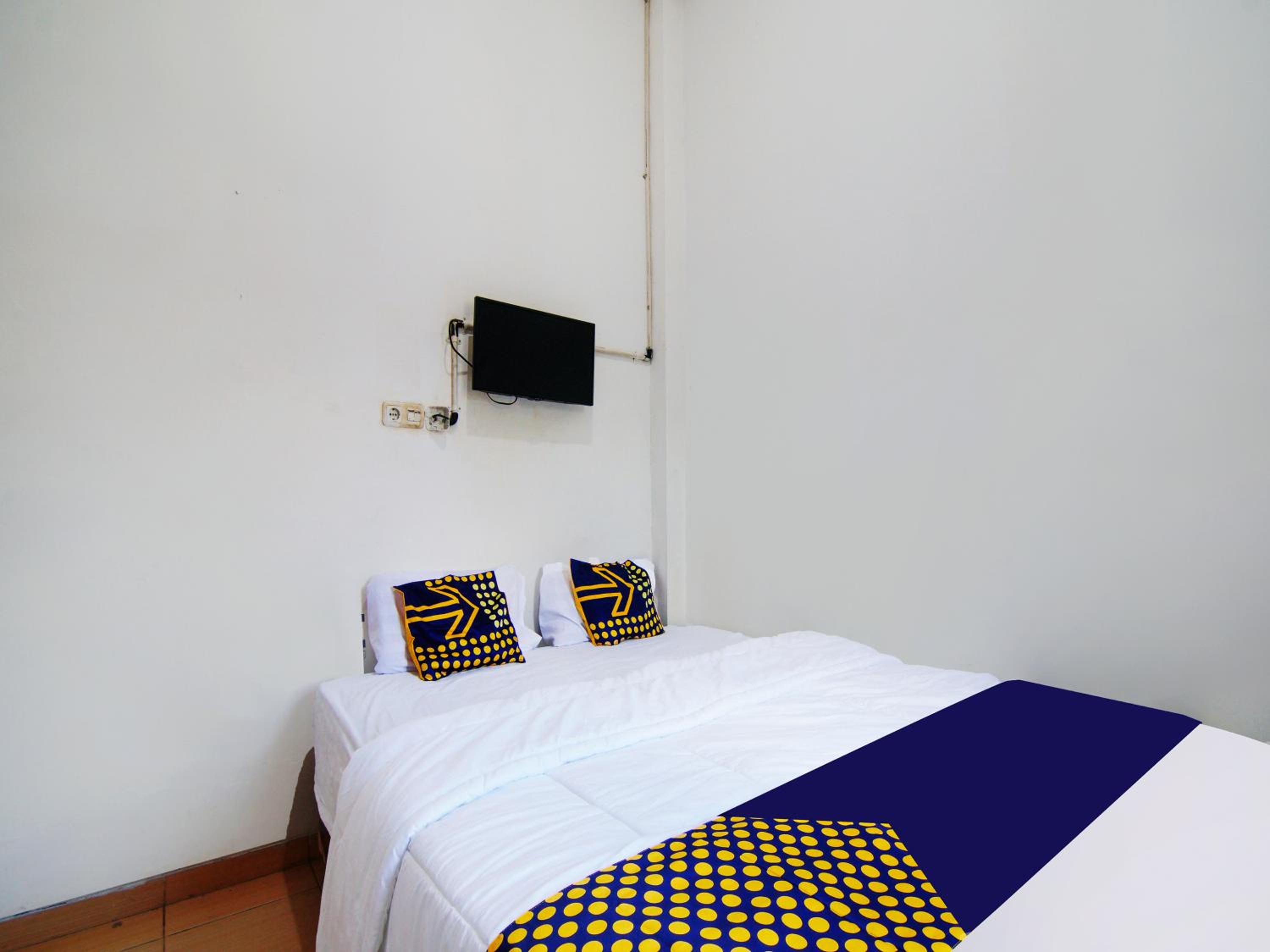 Double Room - Photo 8