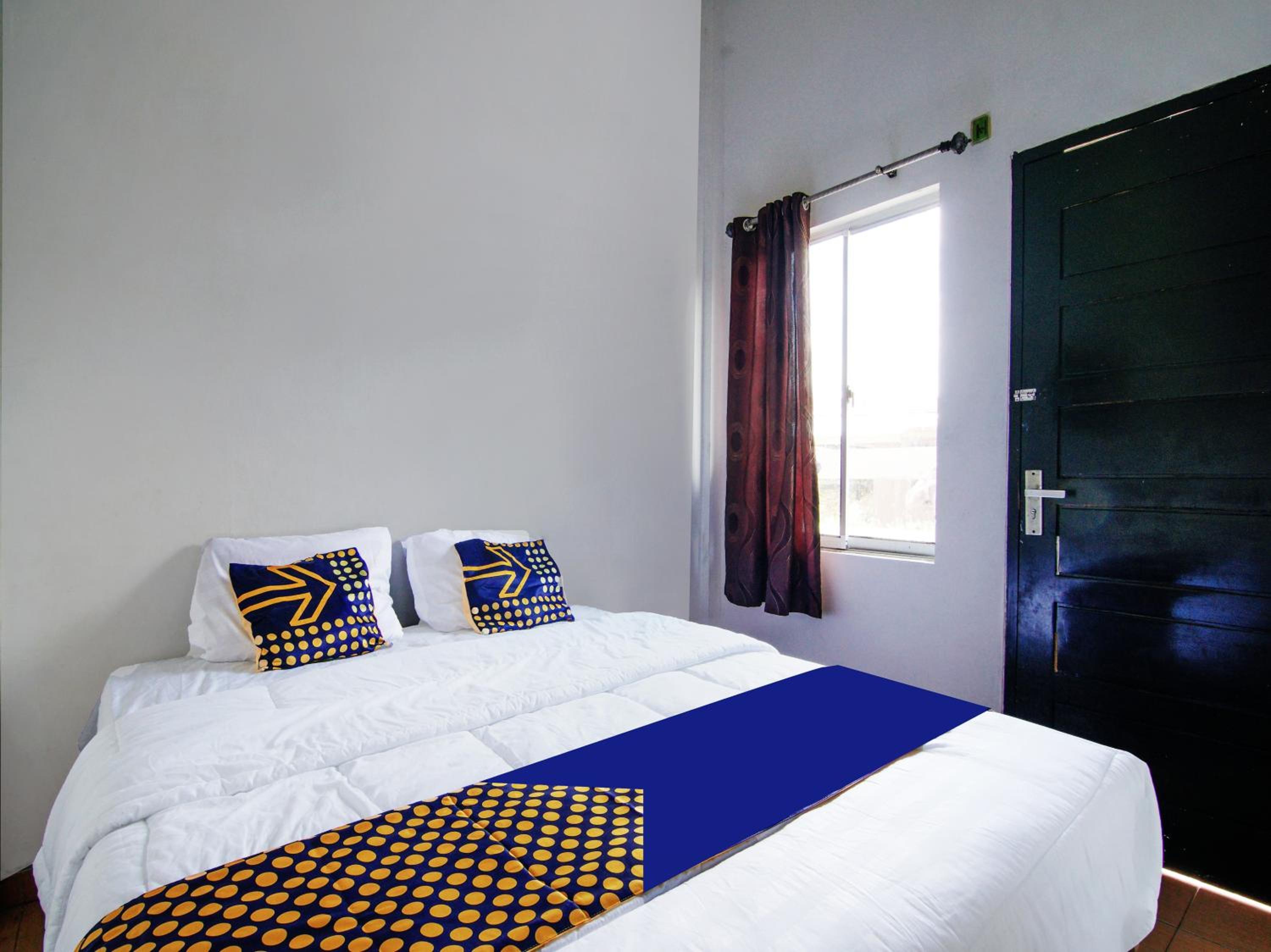 Budget Double Room - Photo 4