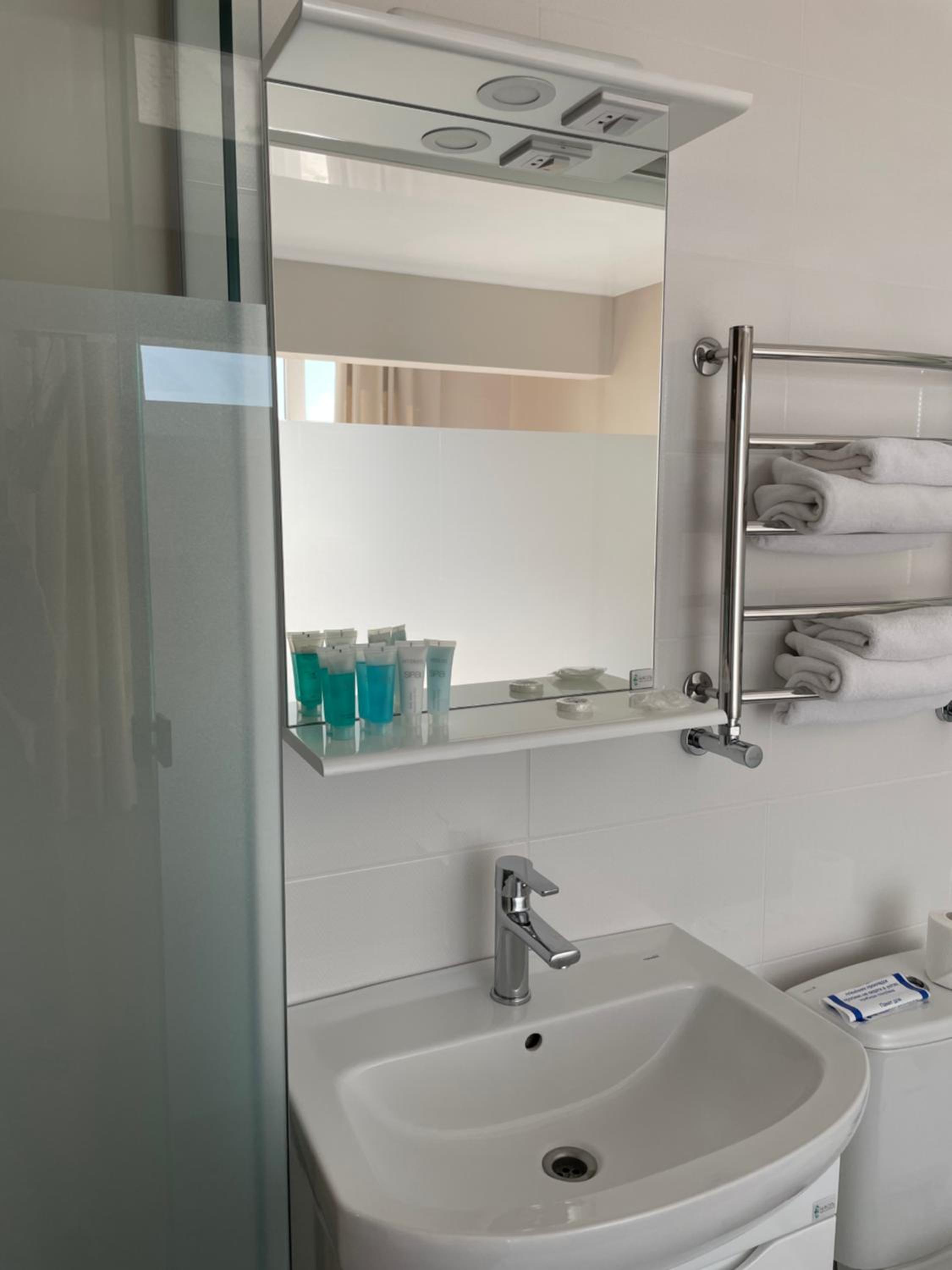 Standard Double or Twin Room photo 2