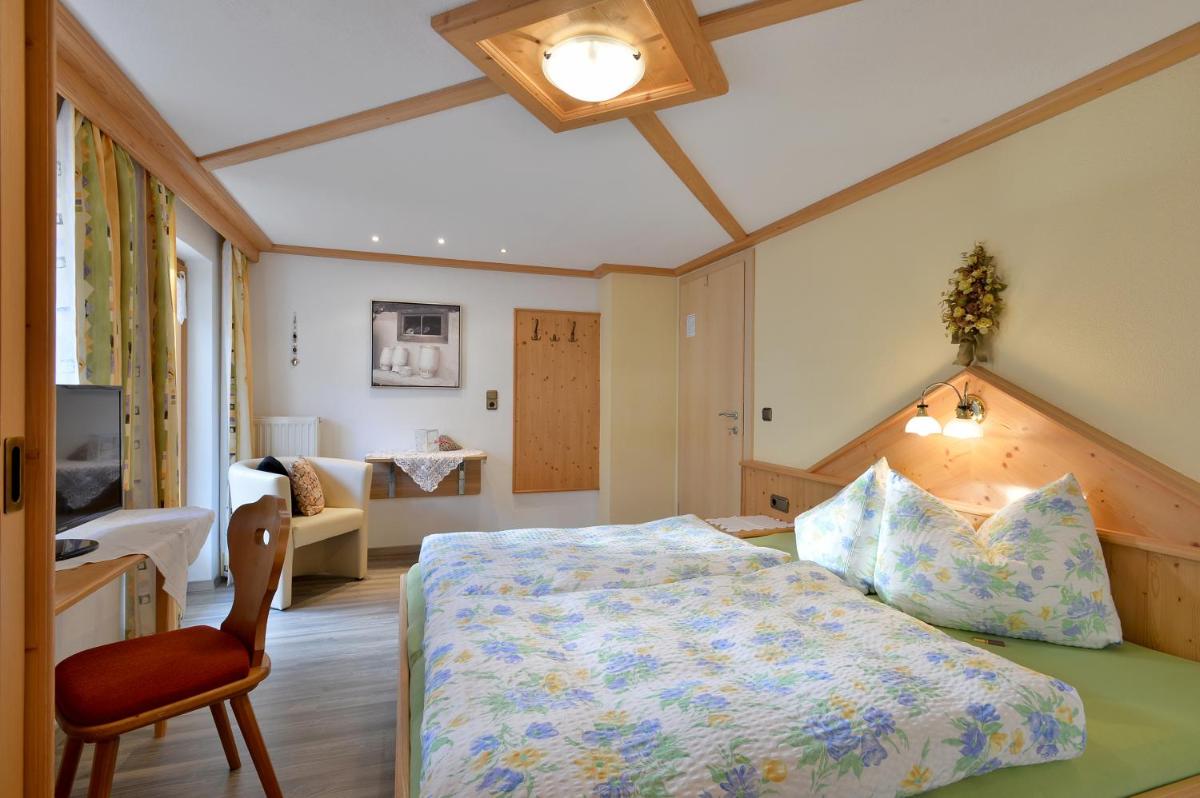 Double Room with Balcony photo 3